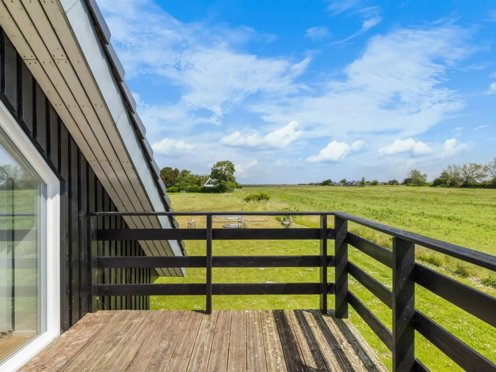 "Ung" - 460m from the sea-Buiten