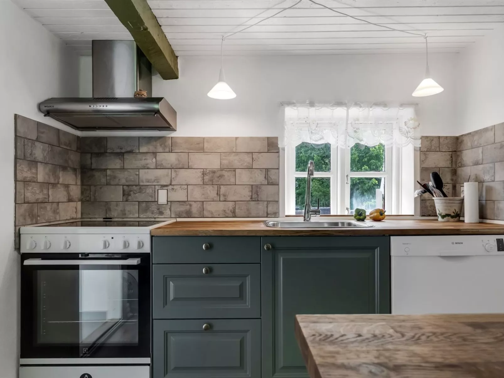 "Aatos" - 2km from the sea-Binnen