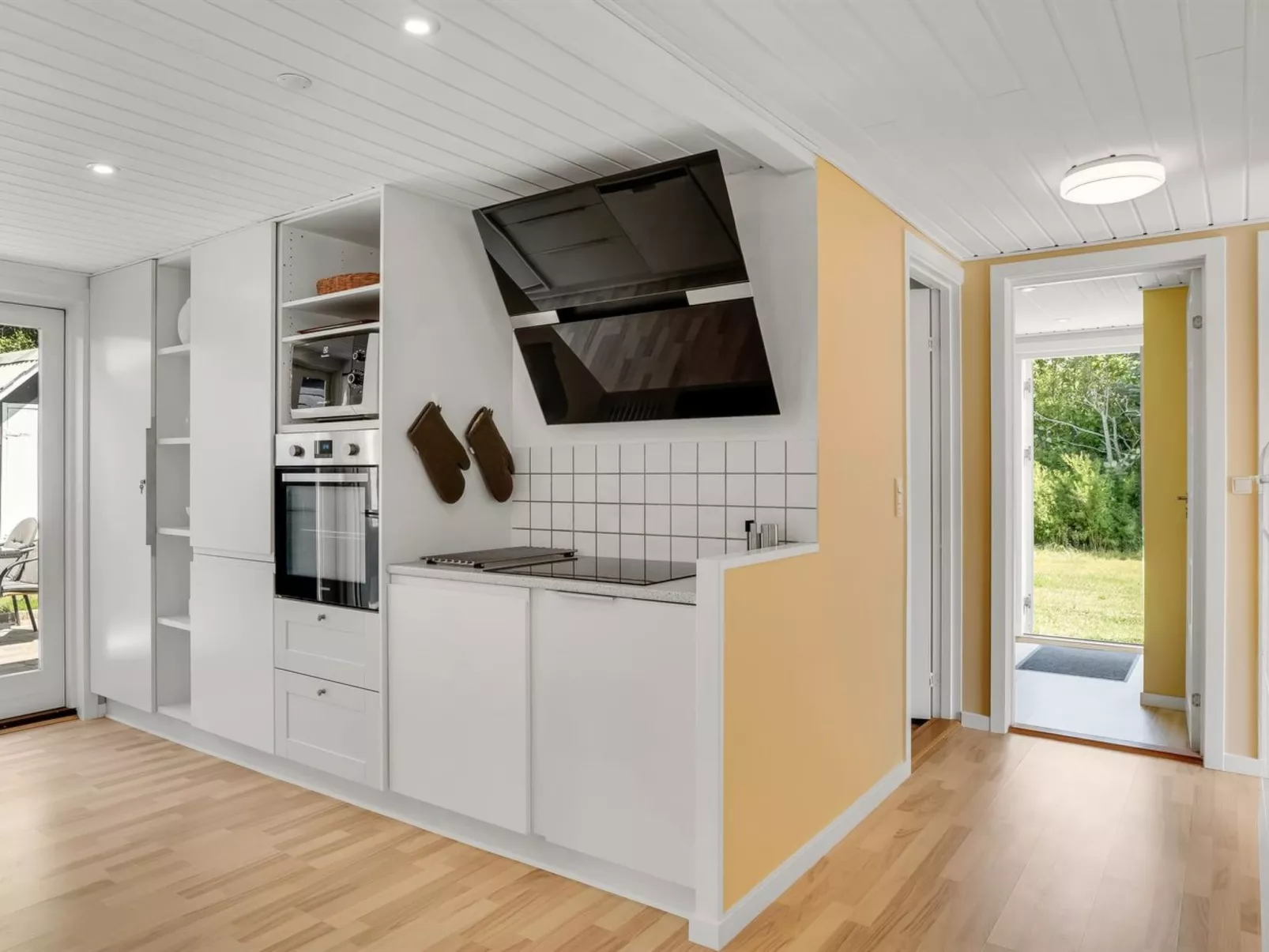 "Tellervo" -  from the sea-Binnen