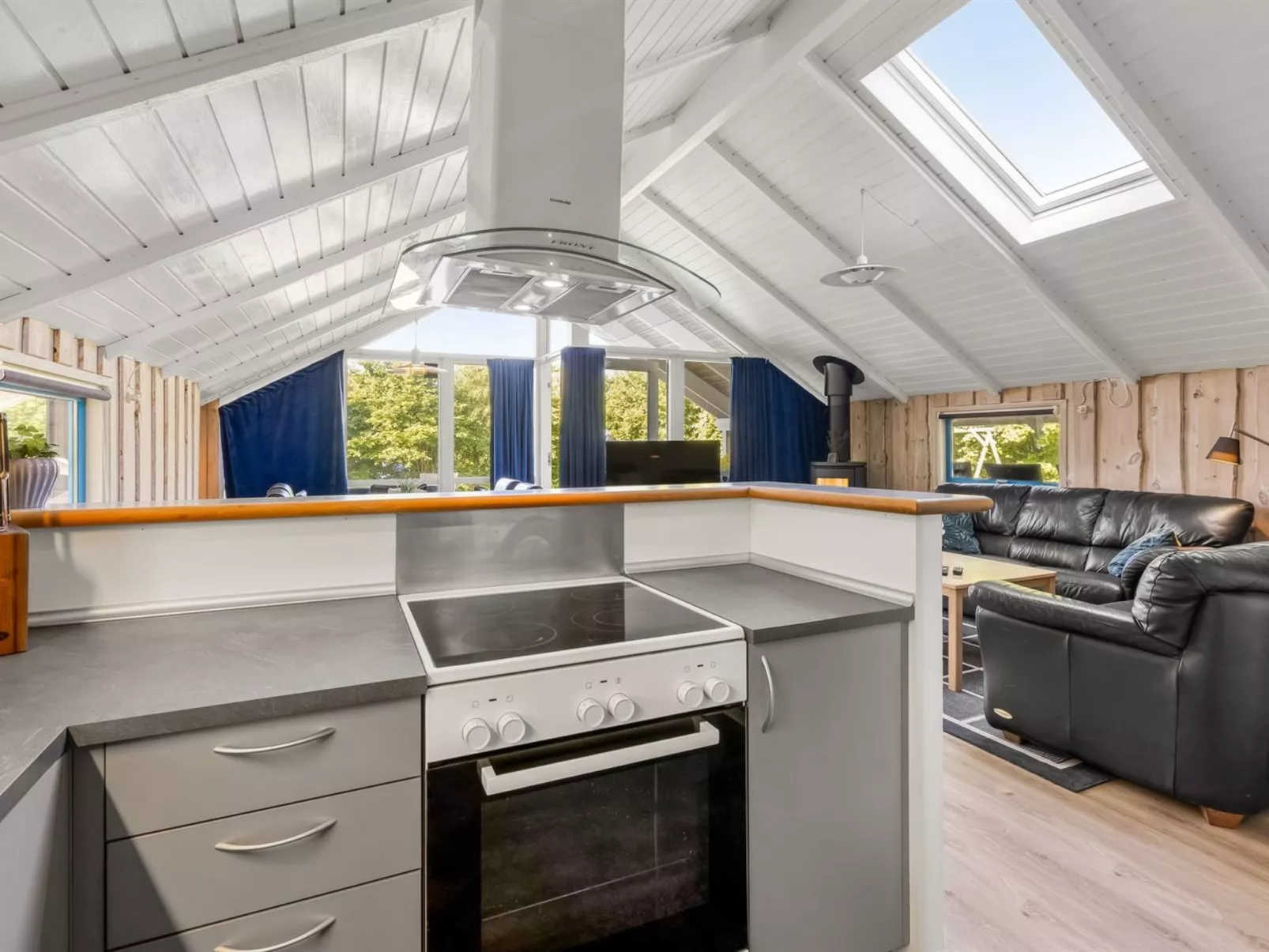 "Kai" - 400m from the sea-Binnen