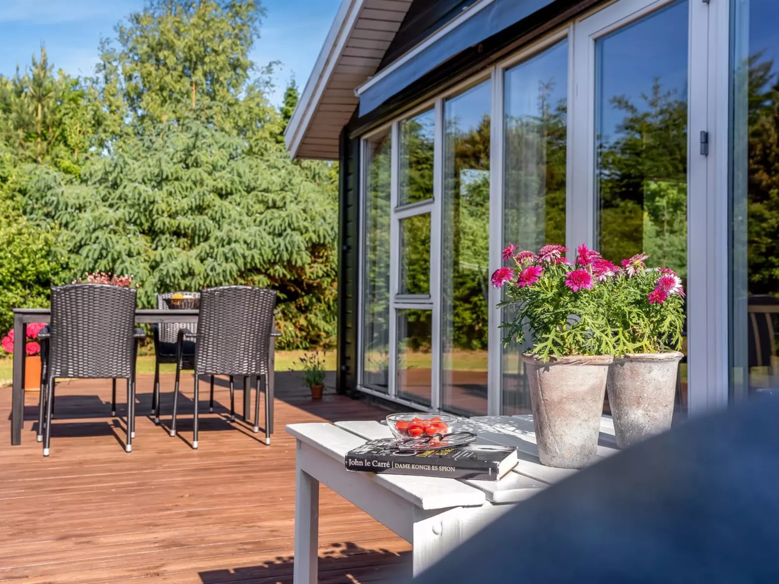 "Laris" - 700m to the fjord-Buiten