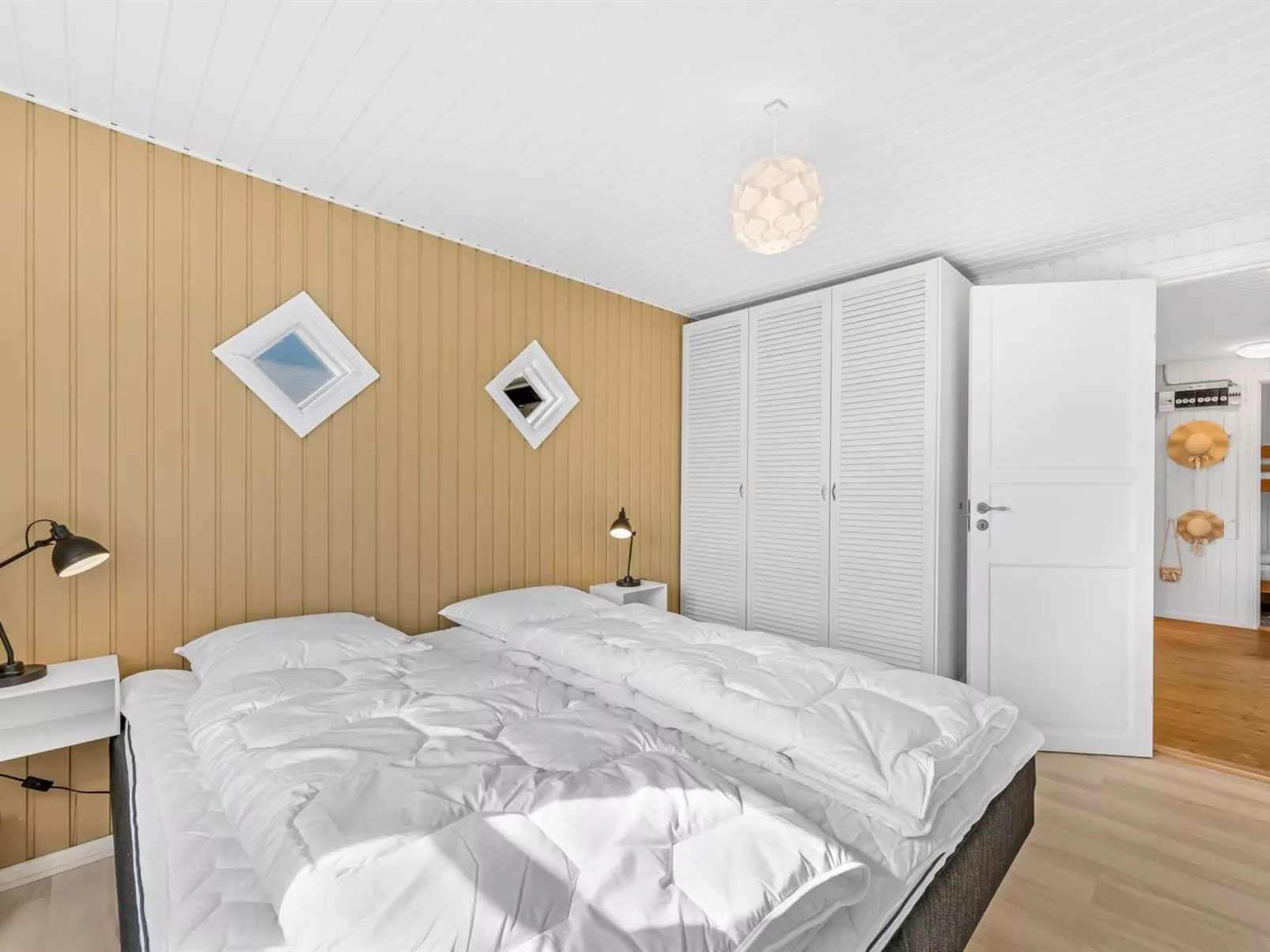 "Åse" -  from the sea-Binnen