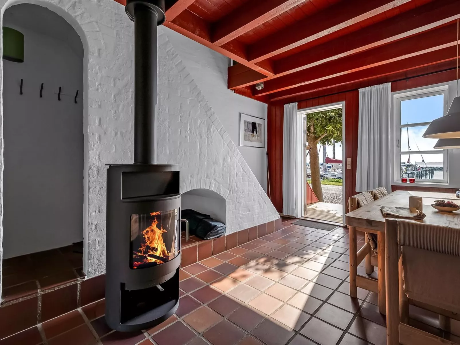 "Ulvi" - 15m from the sea-Binnen