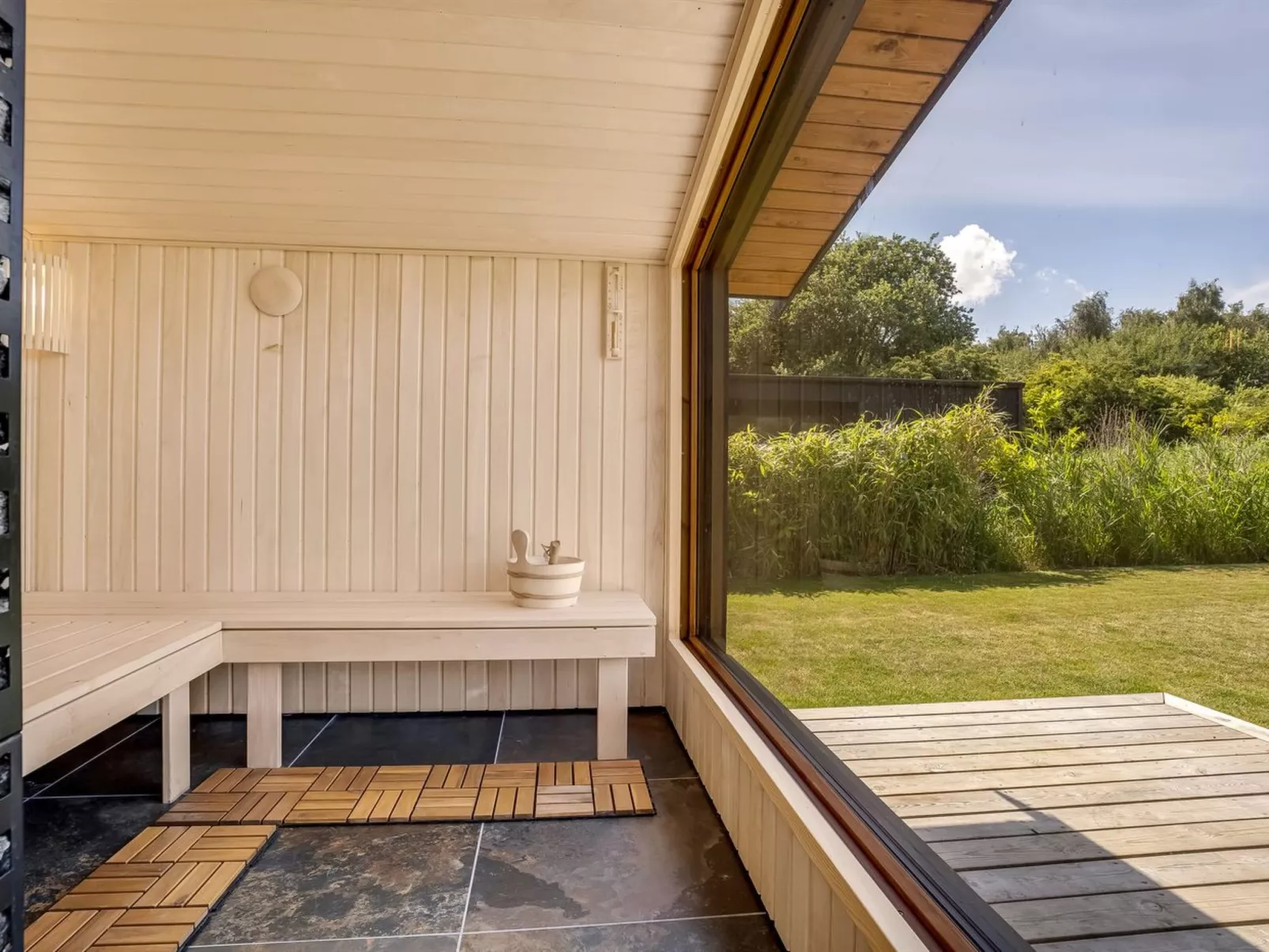 "Apelone" - 900m from the sea-Buiten