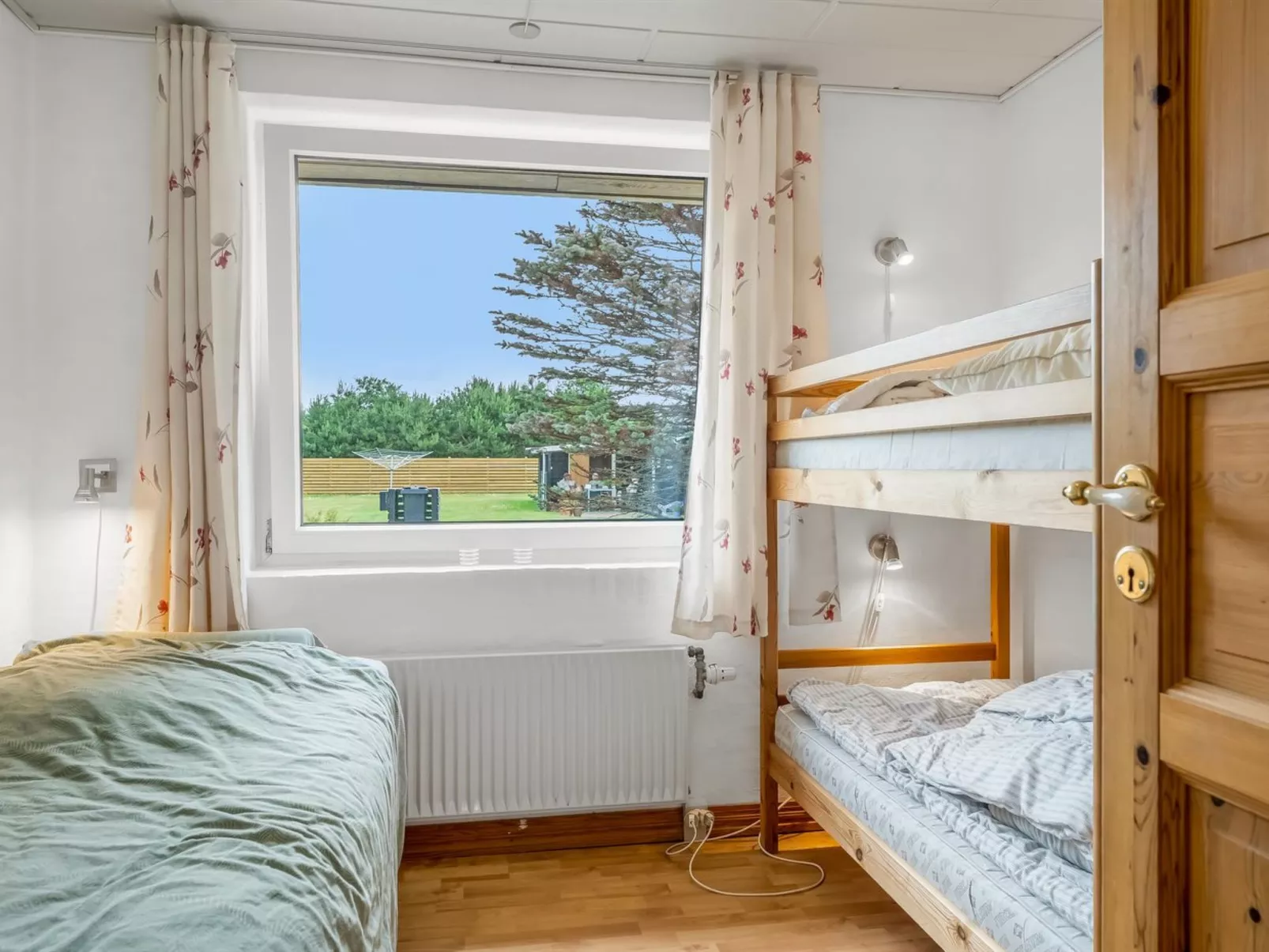 "Ebon" -  from the sea-Binnen