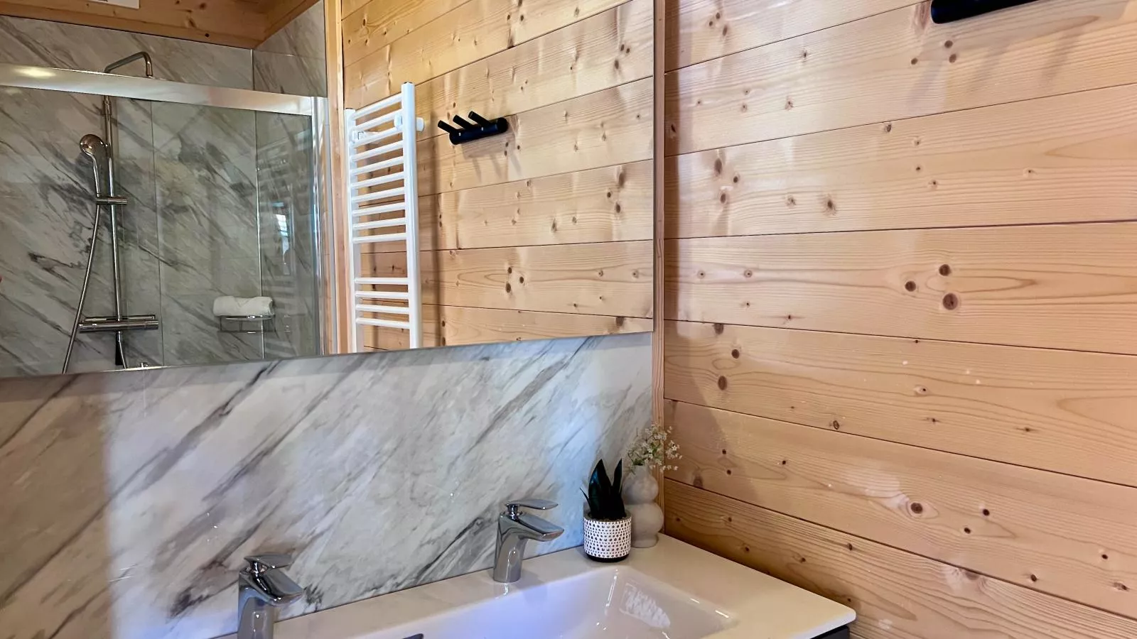 Rattendorf 1A-Badkamer