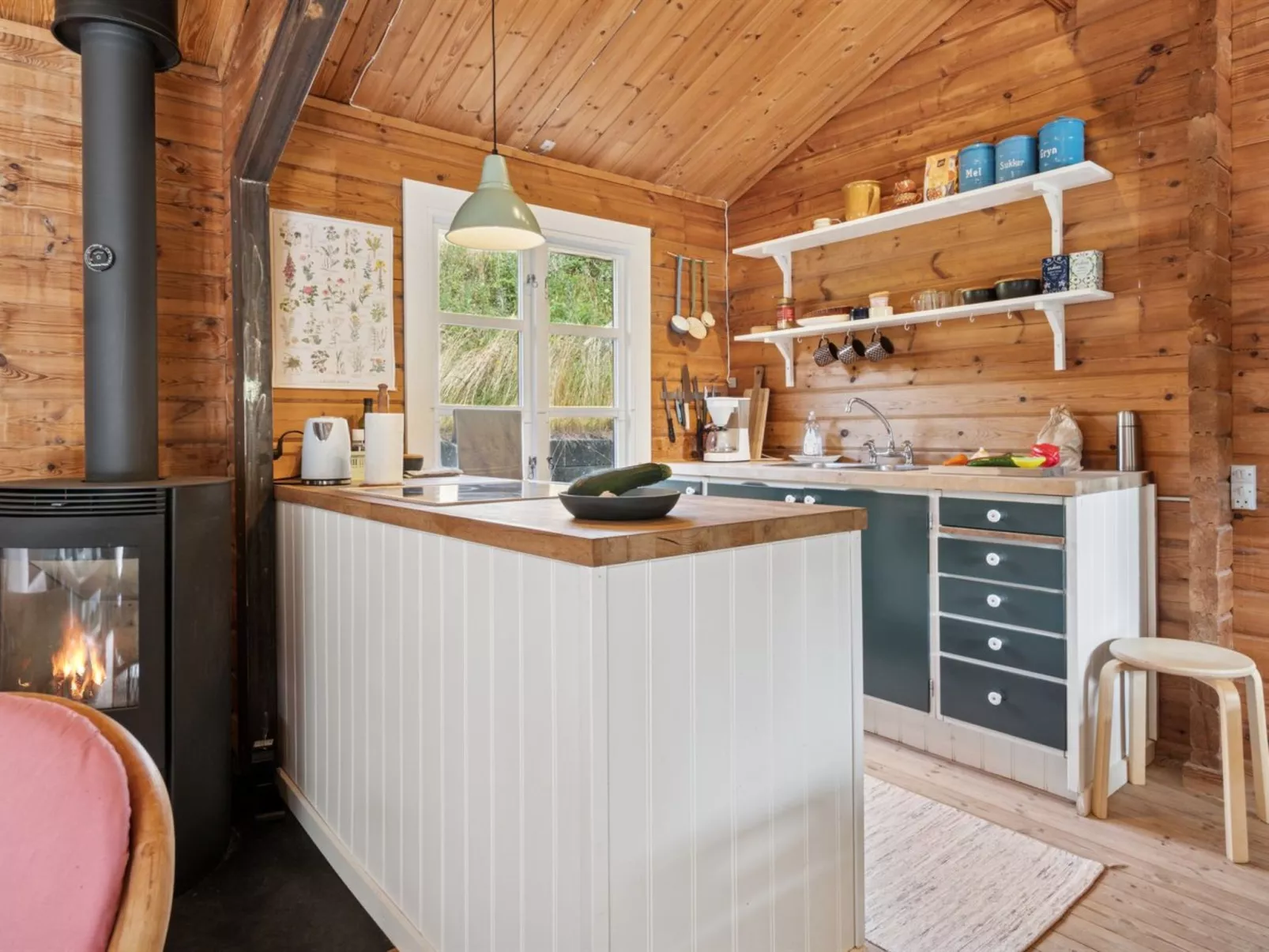 "Dorthie" - 1.7km from the sea-Binnen