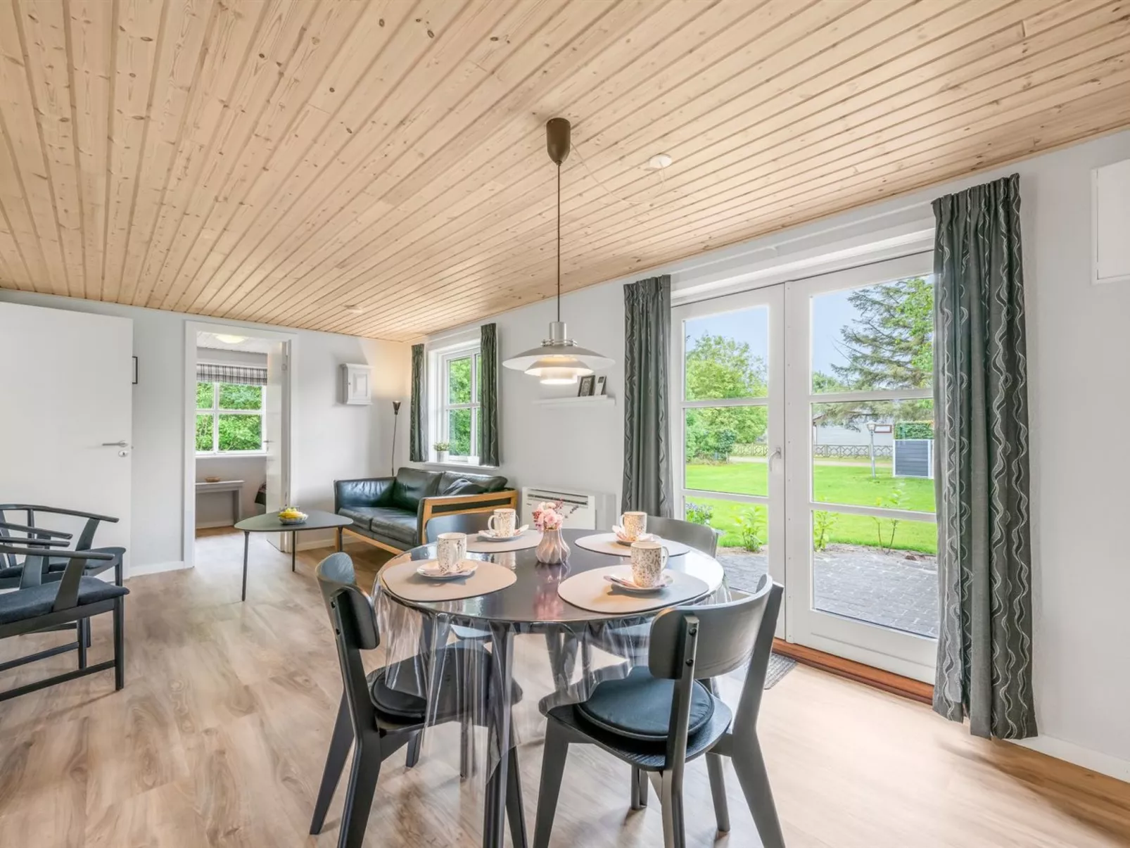 "Roland" - 200m to the fjord-Binnen