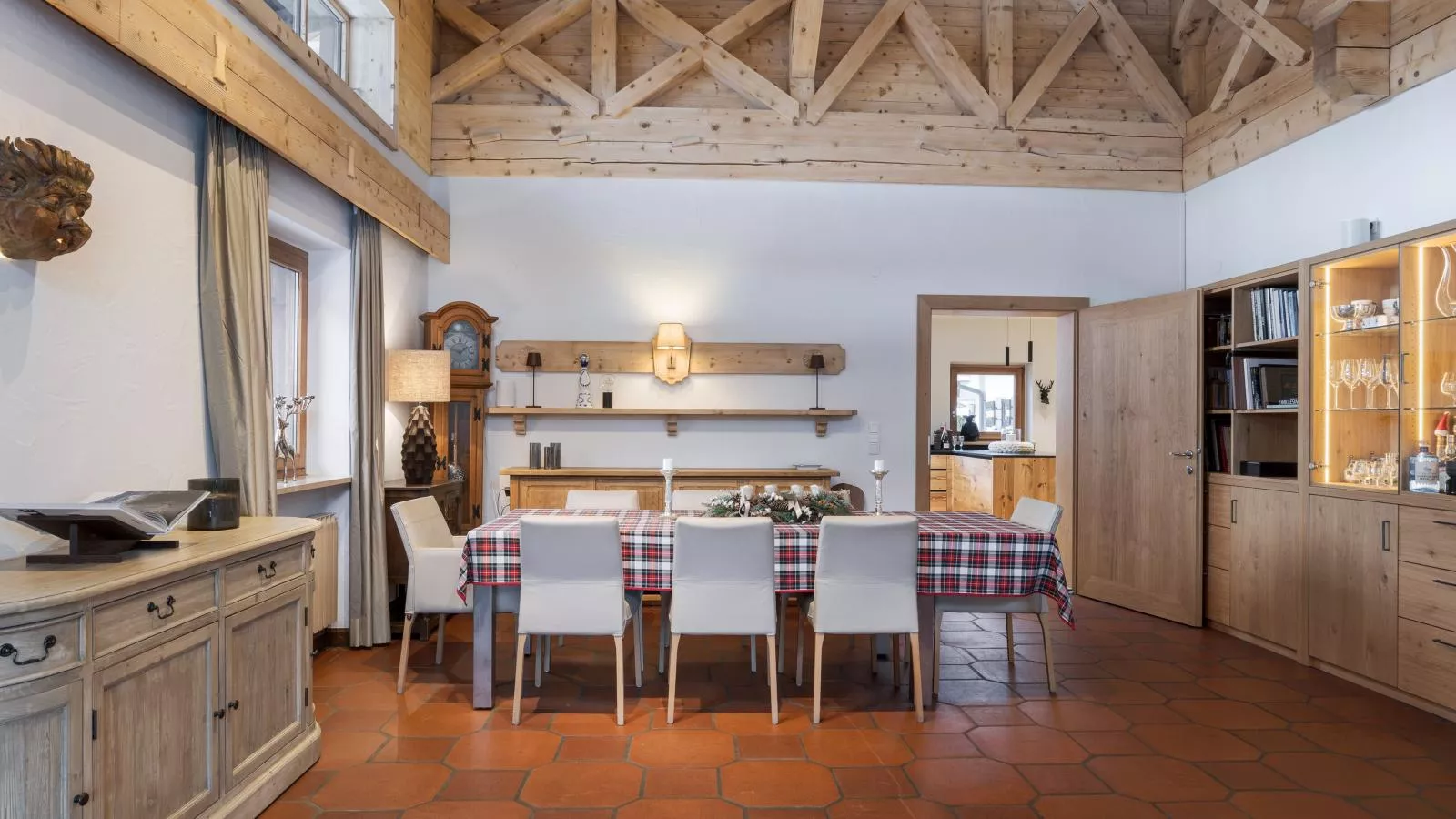 Luxury Central Kirchberg-Eetkamer