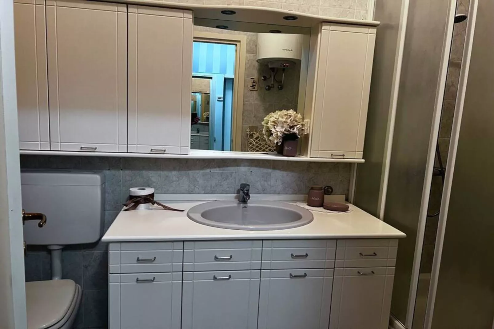 Sanremo Serenella-Badkamer