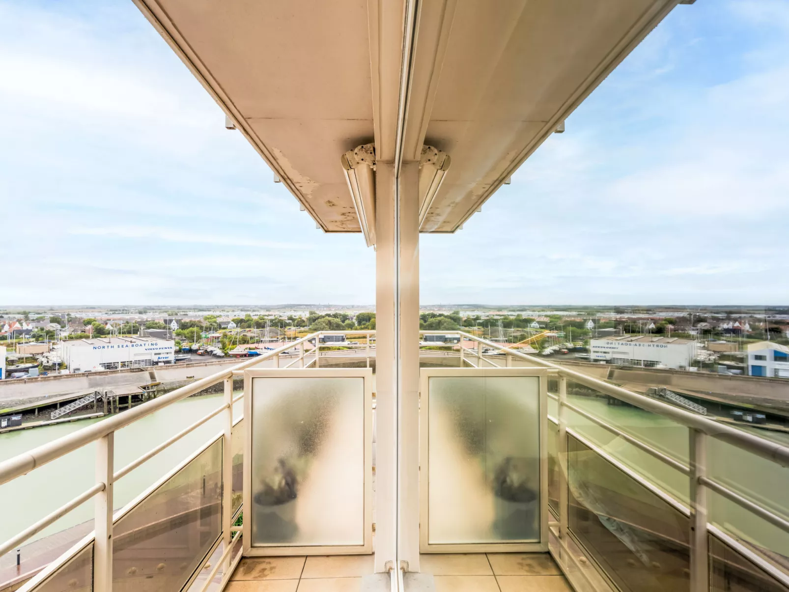 Anne I with harbour view-Buiten