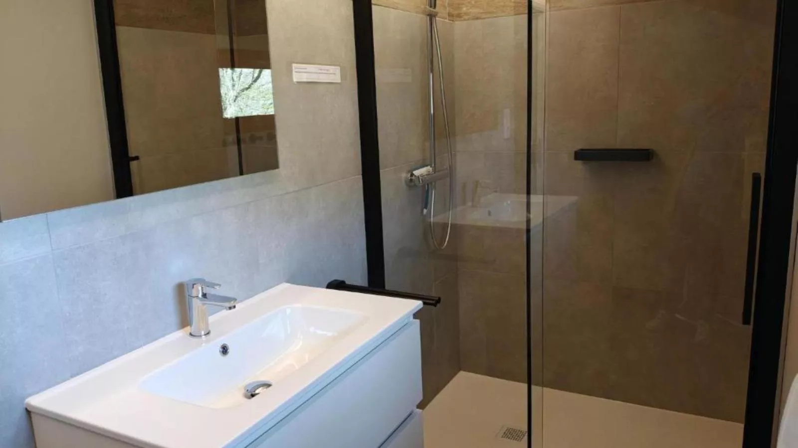 Vue sur Ourthe-Badkamer