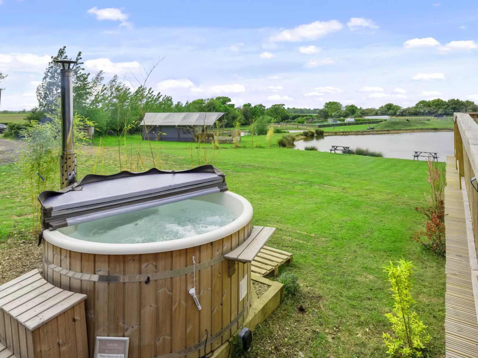 The Highland Camping Pod-Buiten