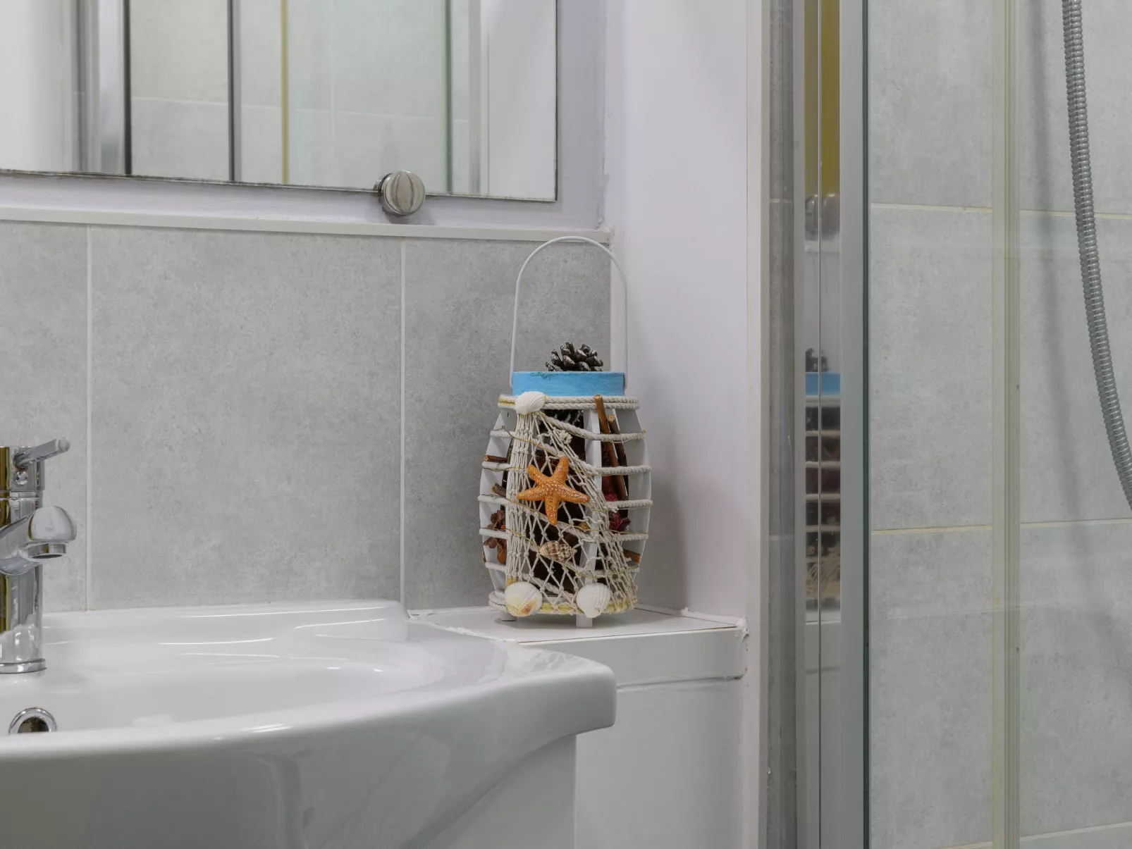 Golygfa o'r Castell - Castle Views-Binnen