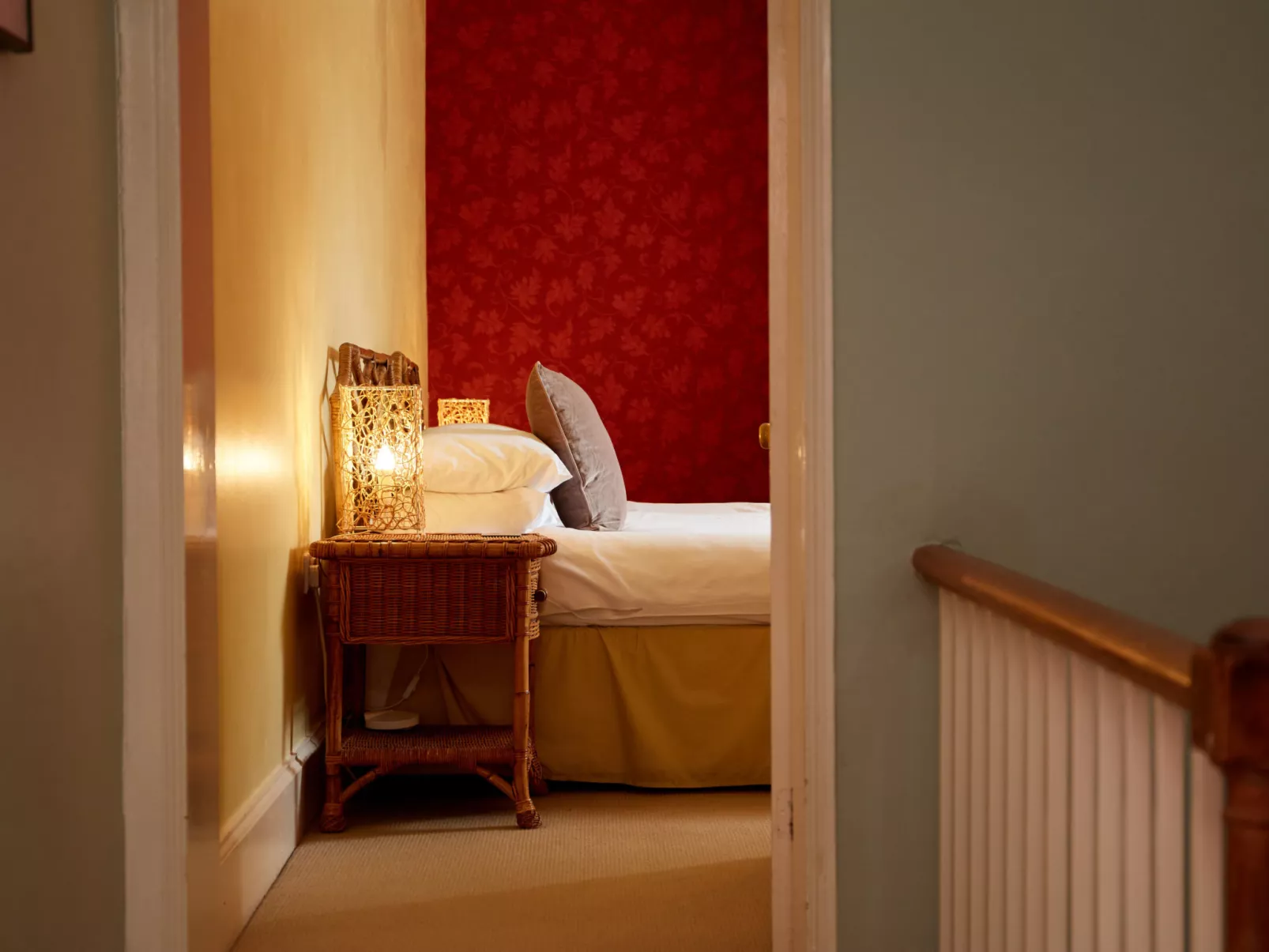 The Farmhouse-Binnen