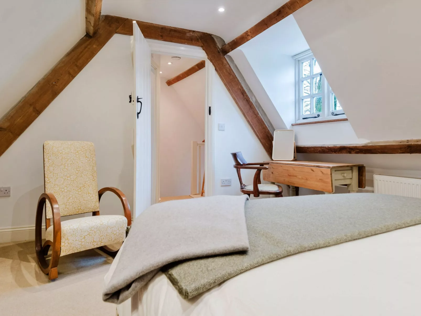 Courtside Cottage-Binnen