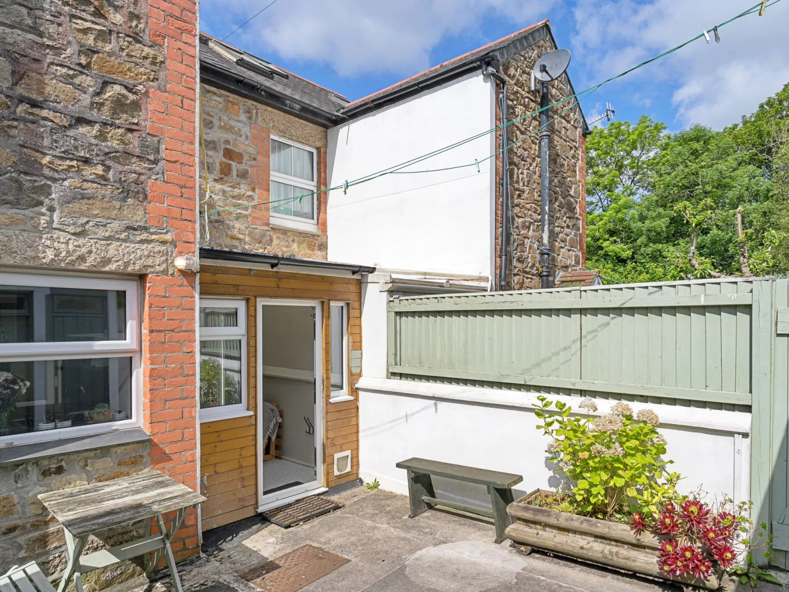 Castle House at Penzance-Buiten