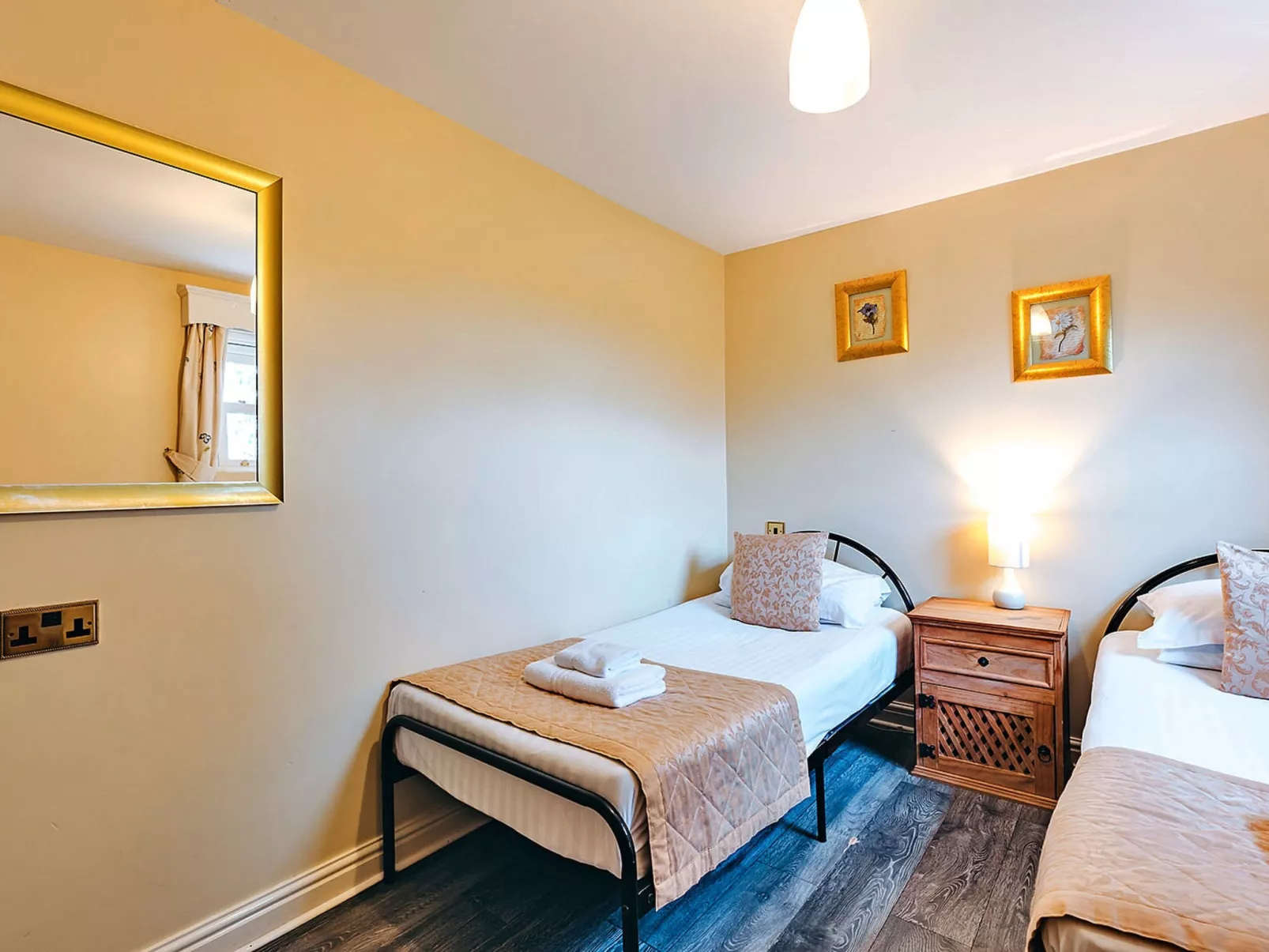 Netley Hall - Jasmine-Binnen