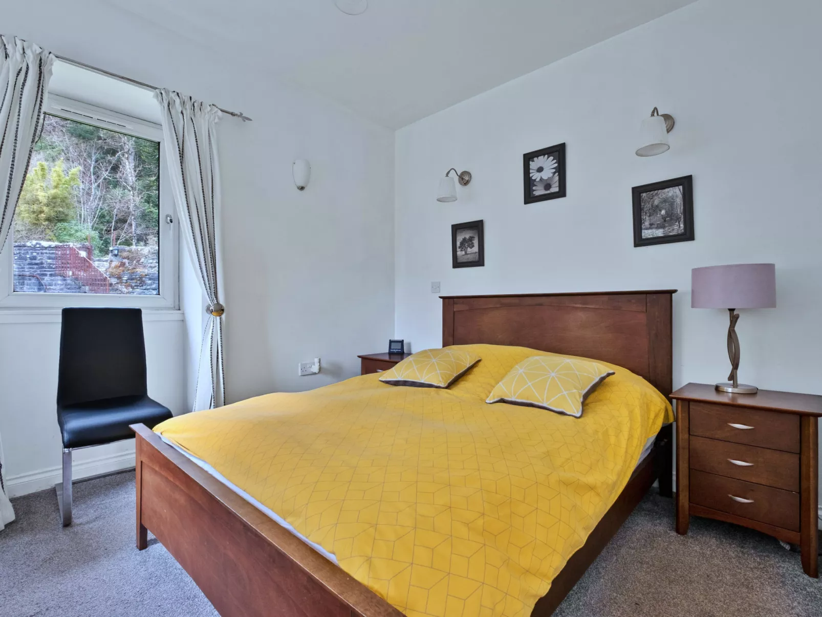 The Turbine House-Binnen