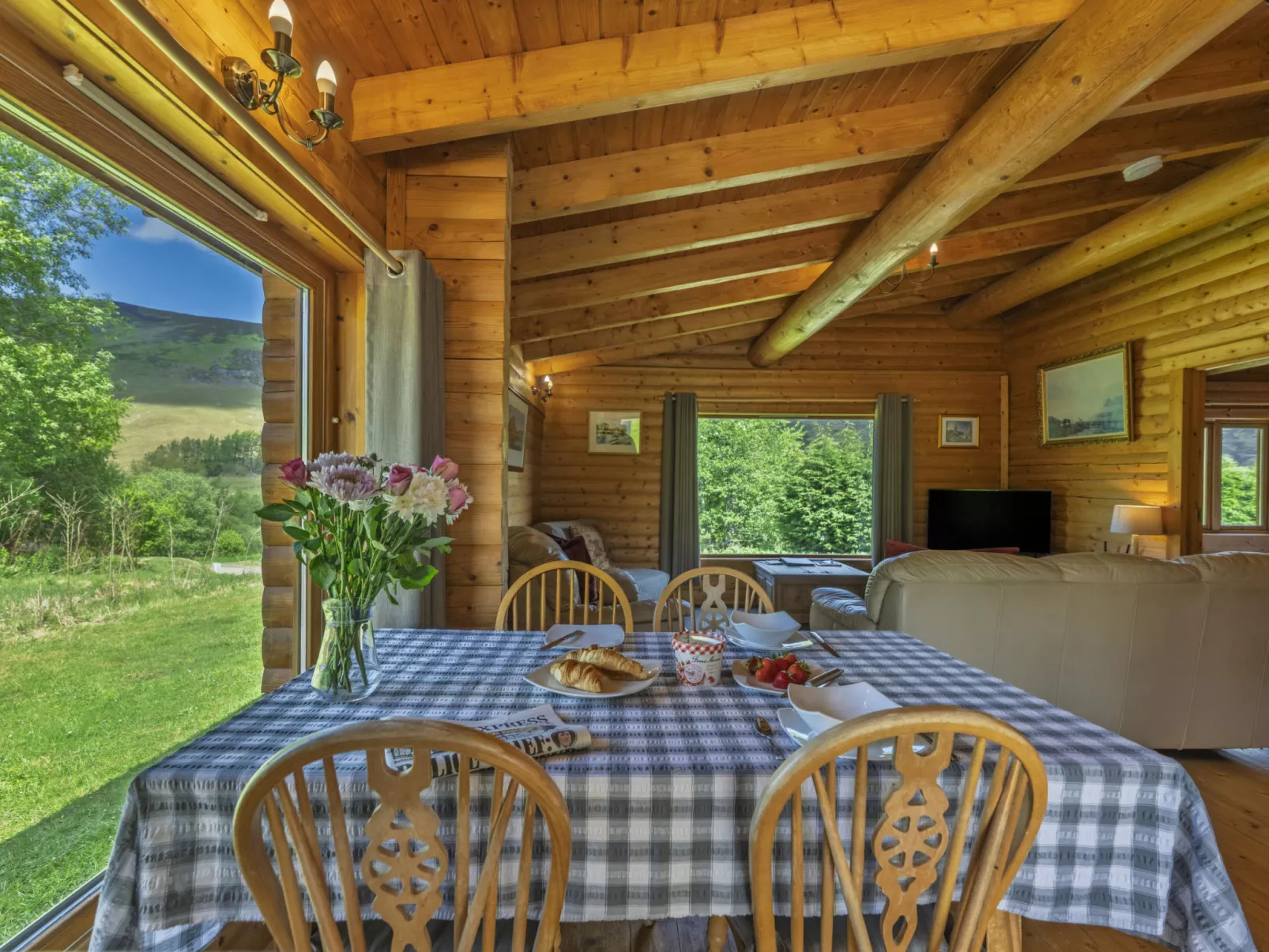 Cragdhu Log Cabin-Binnen