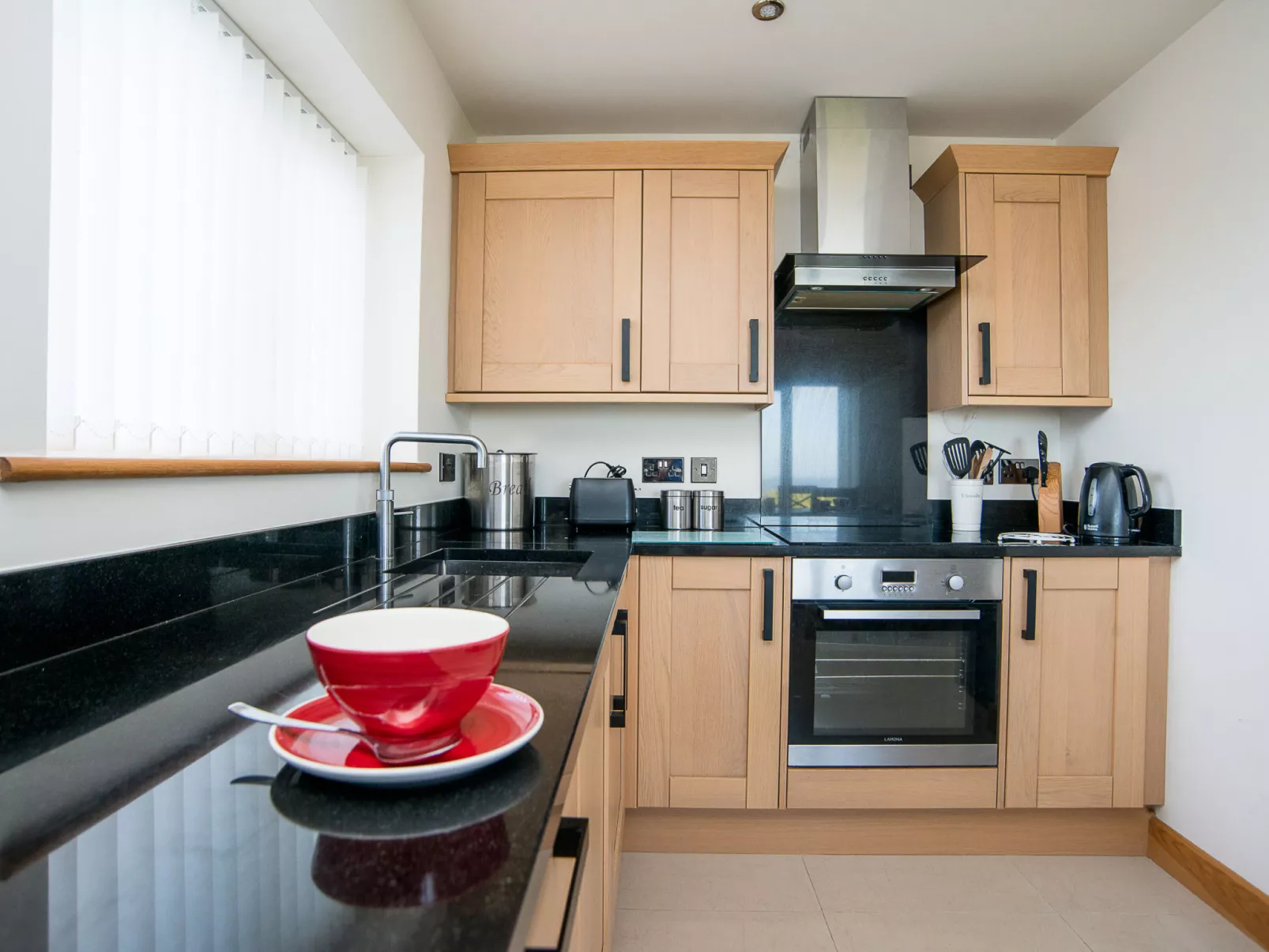 Picton Lodge - Sea Views-Binnen