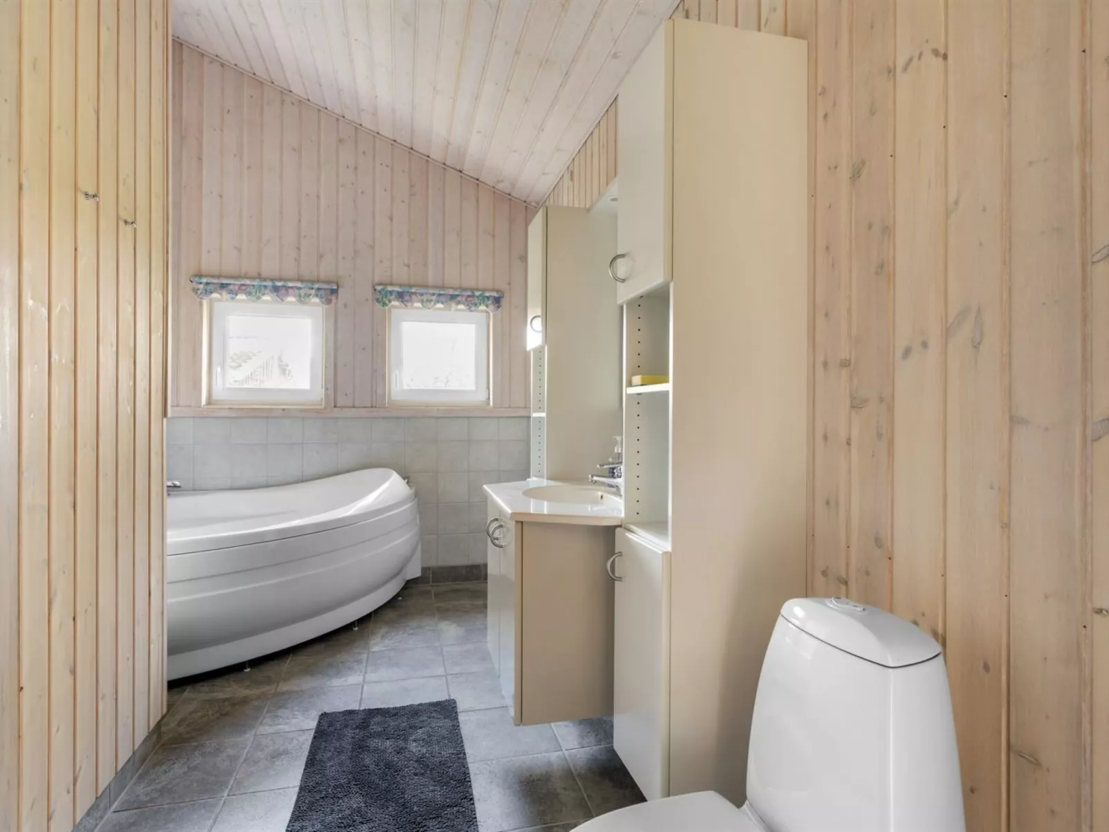 "Solja" - 85m from the sea-Binnen