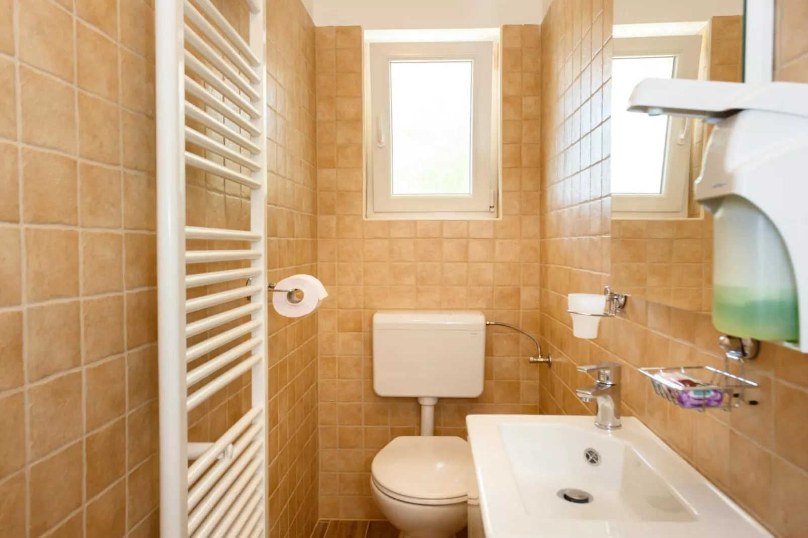 Cozy and Trendy Apartments Krk - Two Bedroom Apartment with Terrace-Badkamer