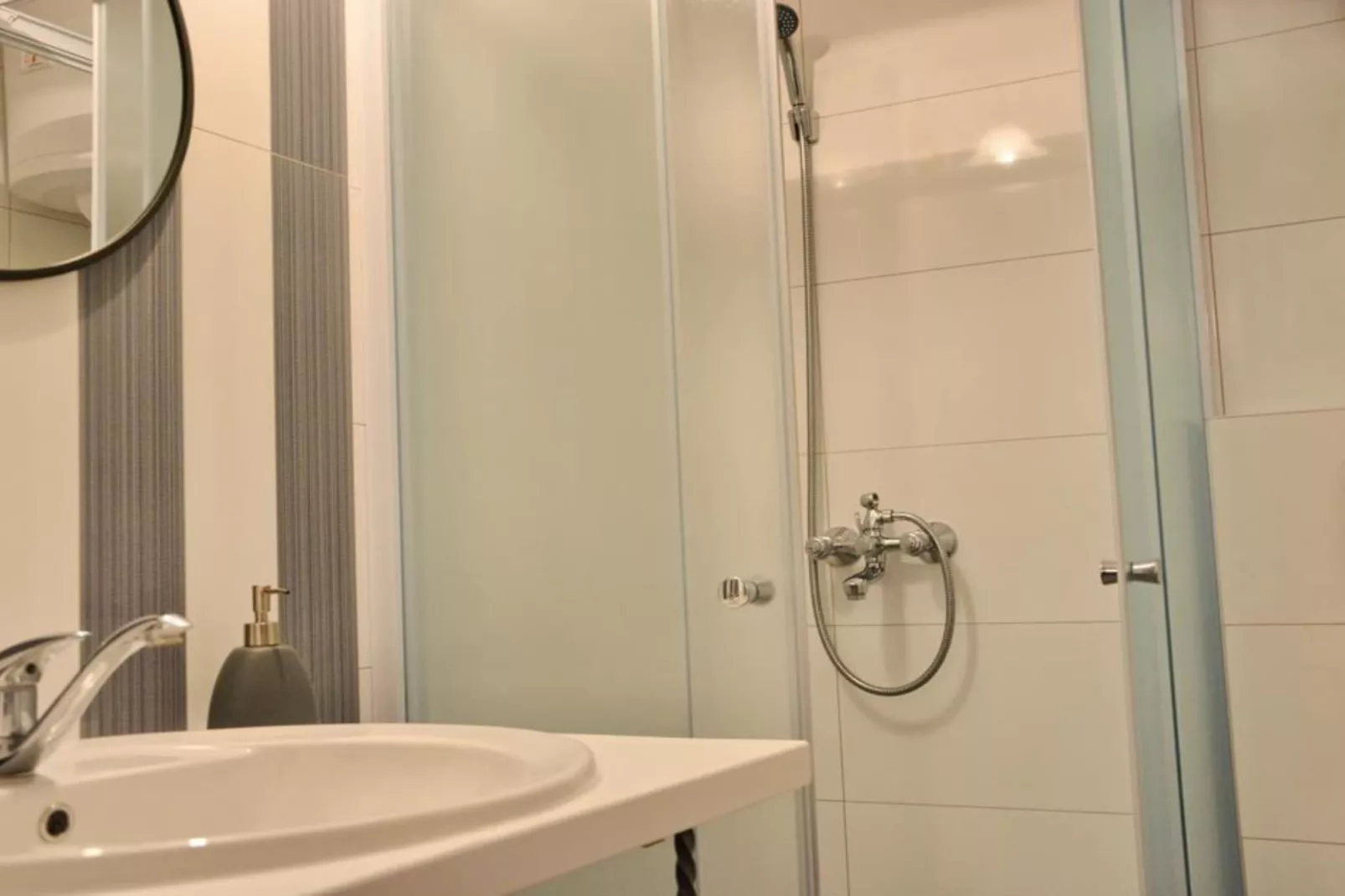 Studio (Ruzmarin)-Binnen