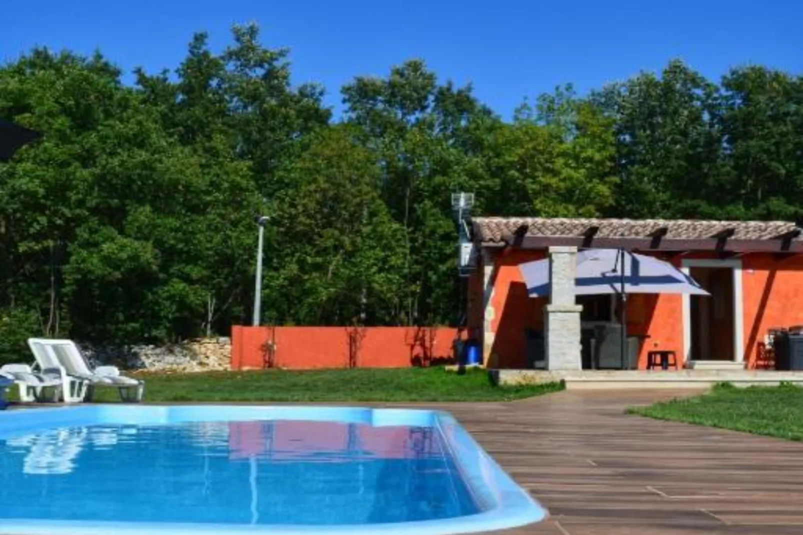 House in Nature-Buitenlucht