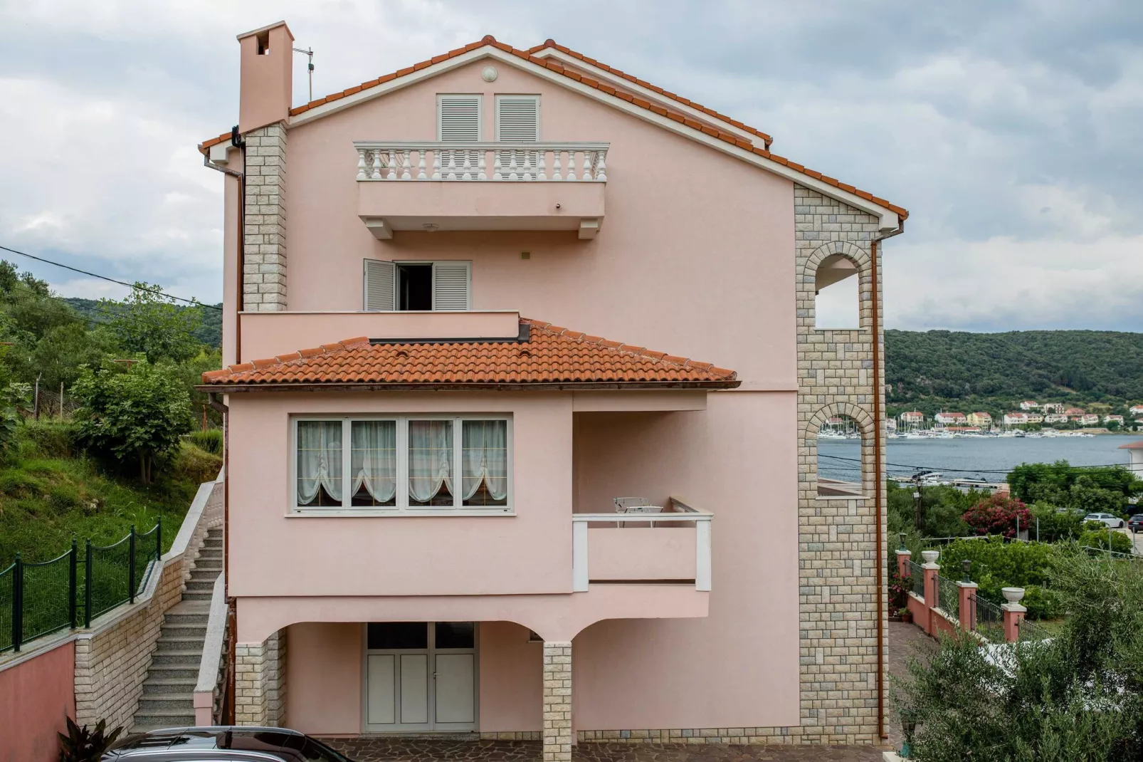 Guest House Villa Anggela - Comfort Triple room with Balcony and Sea View (Br4)-Buitenlucht