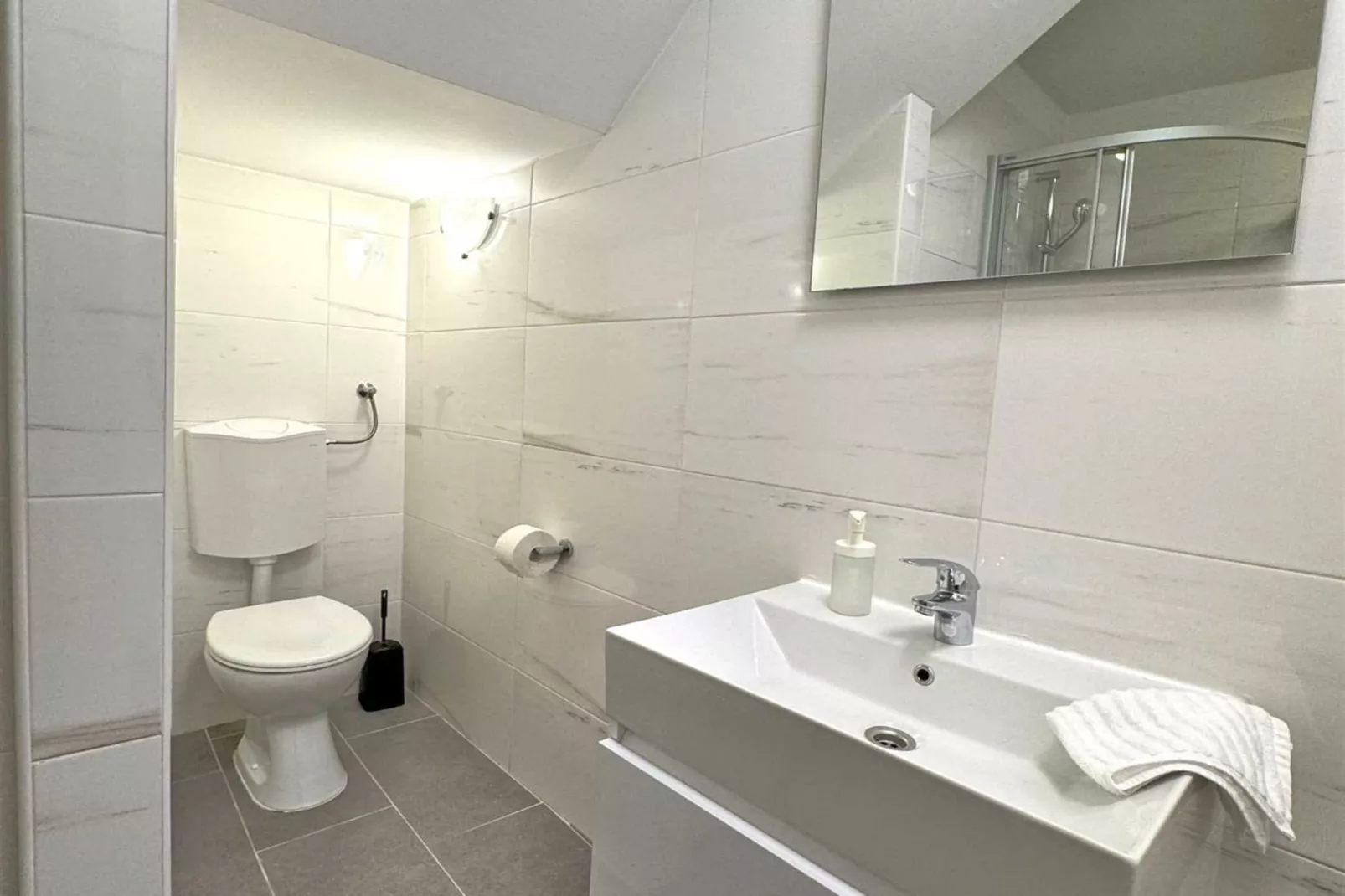 Zagreb Center Apartments- Downtown Apartment- Studio-Badkamer