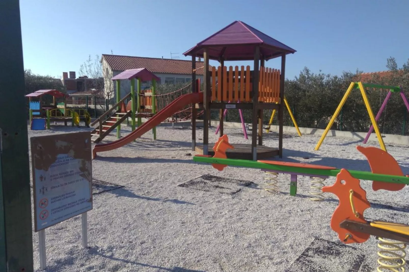 Peaceful Apartments With Style - One Bedroom Apartment-Buitenlucht