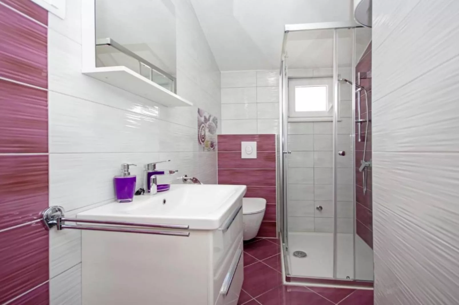 Apartments Ribarević - Three Bedroom Apartment With Terrace and Sea View-Badkamer