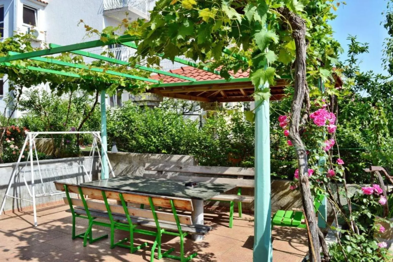 One Bedroom Apartment (A1)-Tuinen zomer