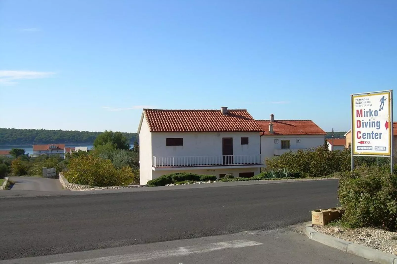 Rab Diving Mirko - One Bedroom Apartment with Sea View (5)-Buitenlucht