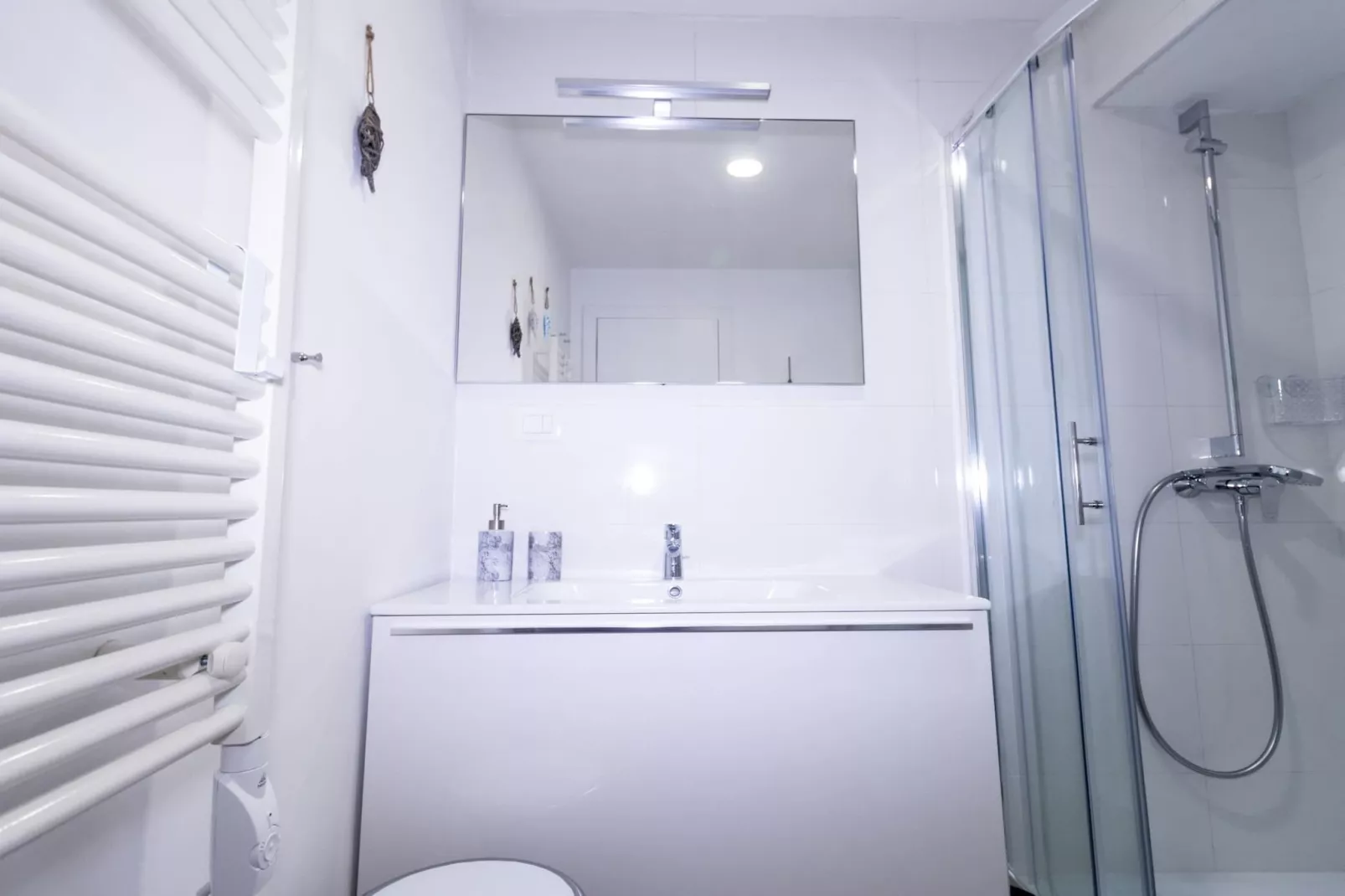 Piran Downtown Chic and Cozy Apartments - Classic One Bedroom Apartment (owner 1.V)-Badkamer