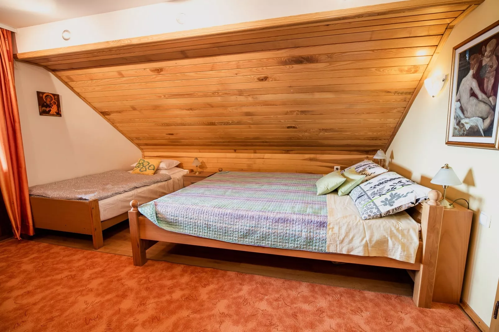 Vivid Hillside Country House with Hot-Tub and Sauna - Two Bedroom Country House-Slaapkamer