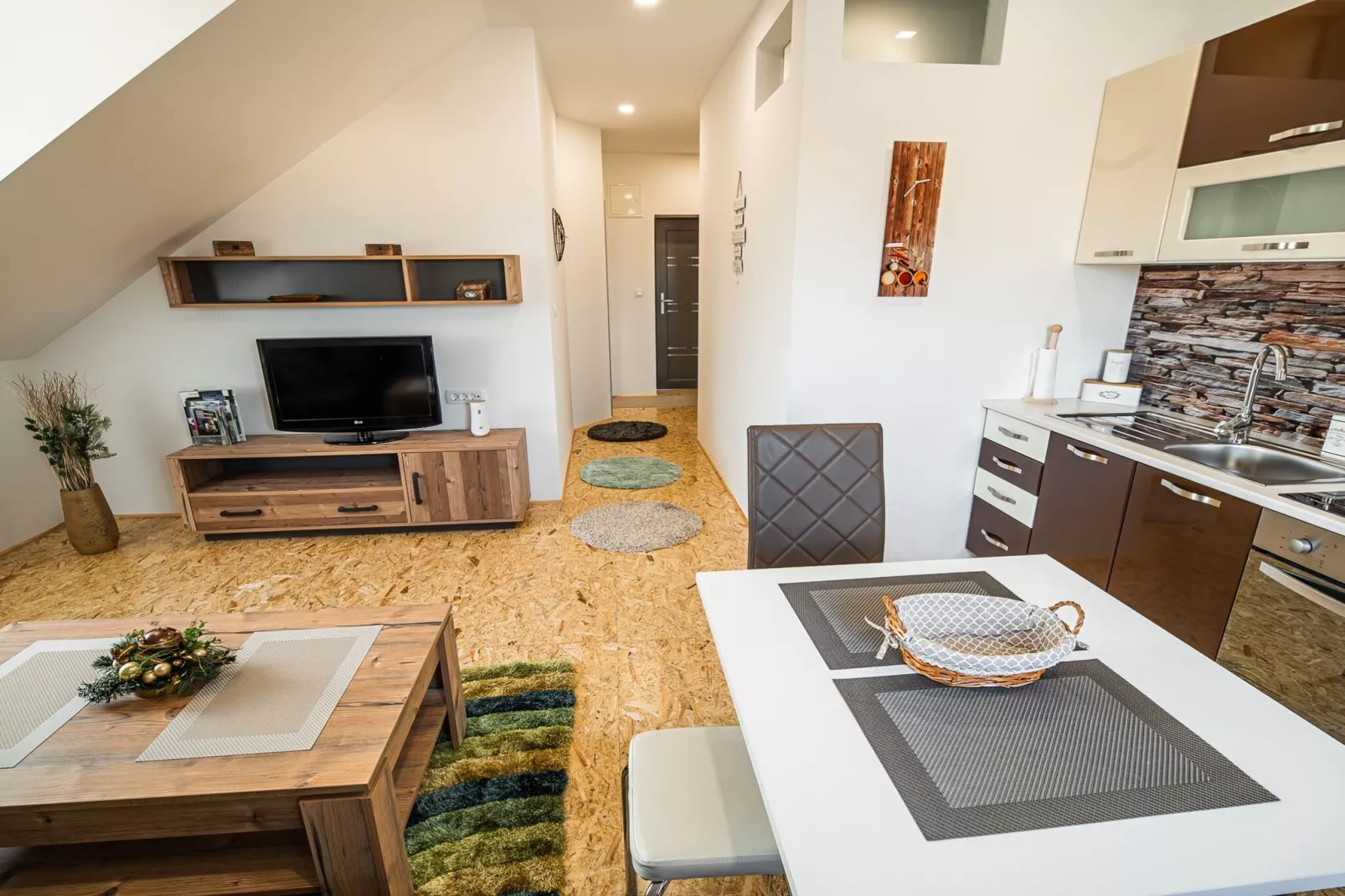 City Modern and Vibrant Apartments Ljubljana - Standard One Bedroom Apartment (owner A3)-Woonkamer