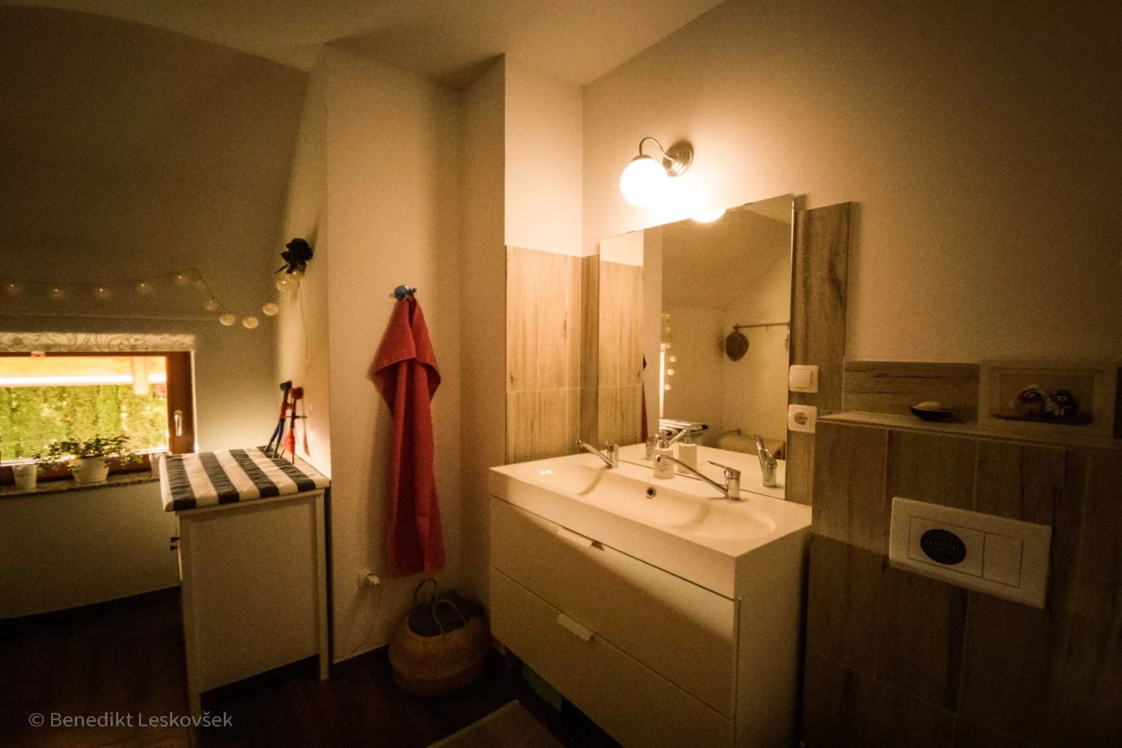 Rustic Refuge Glamping with Hot-Tub and Sauna - Two Bedroom Apartment with Terrace-Badkamer