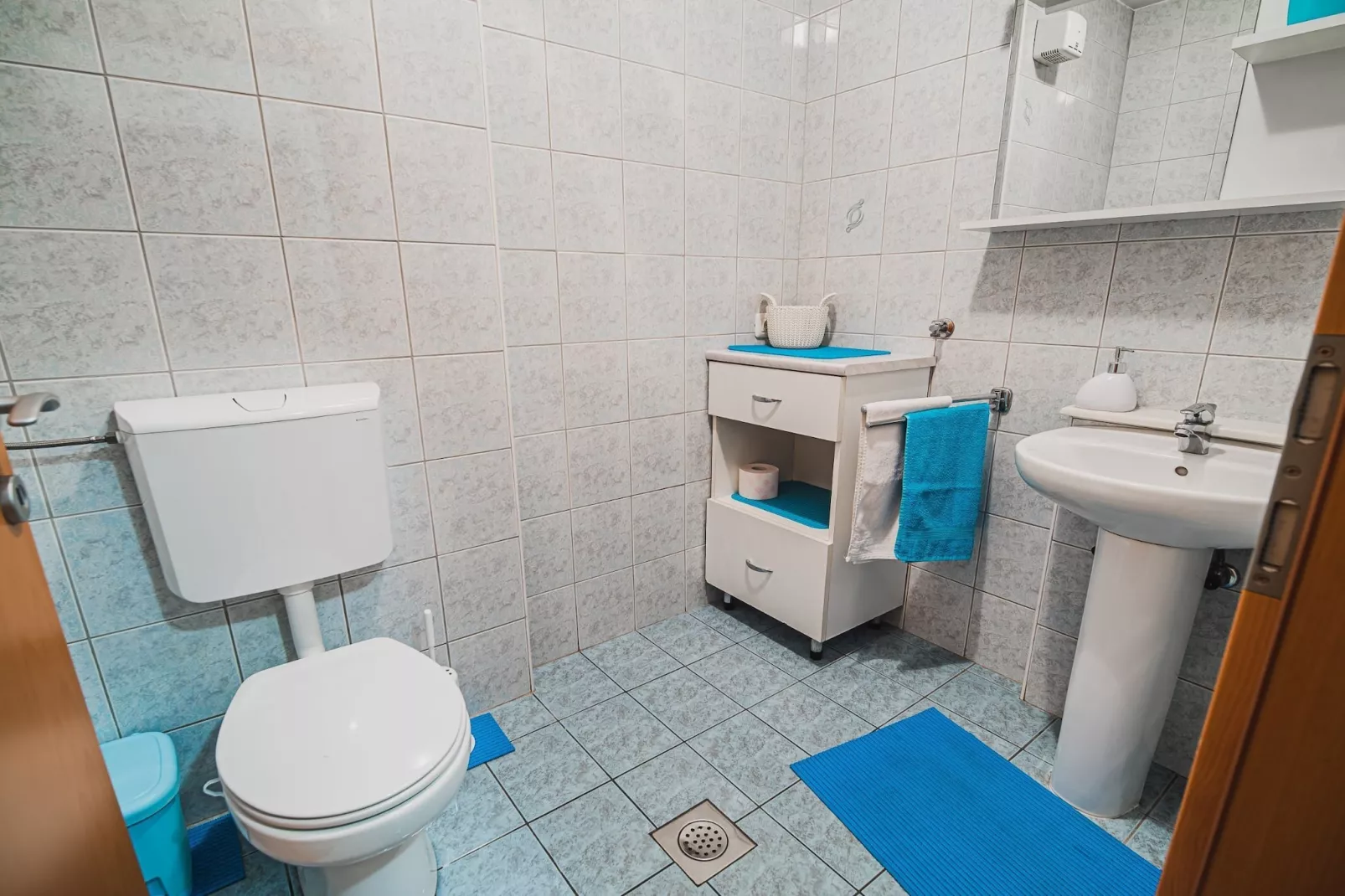 Bovec Picturesque Mountain Vista Residences - Two Bedroom Apartment (owner D)-Badkamer