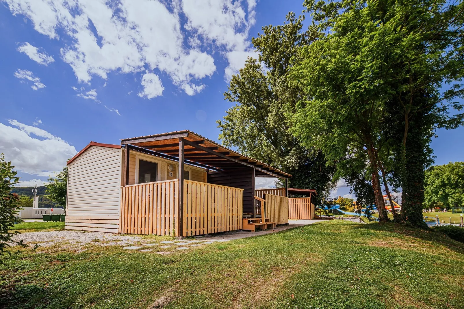 Waterside Retreat Mobile Homes with Thermal Riviera Tickets - One Bedroom Mobile Home with Lake View (owner 4)-Buitenlucht