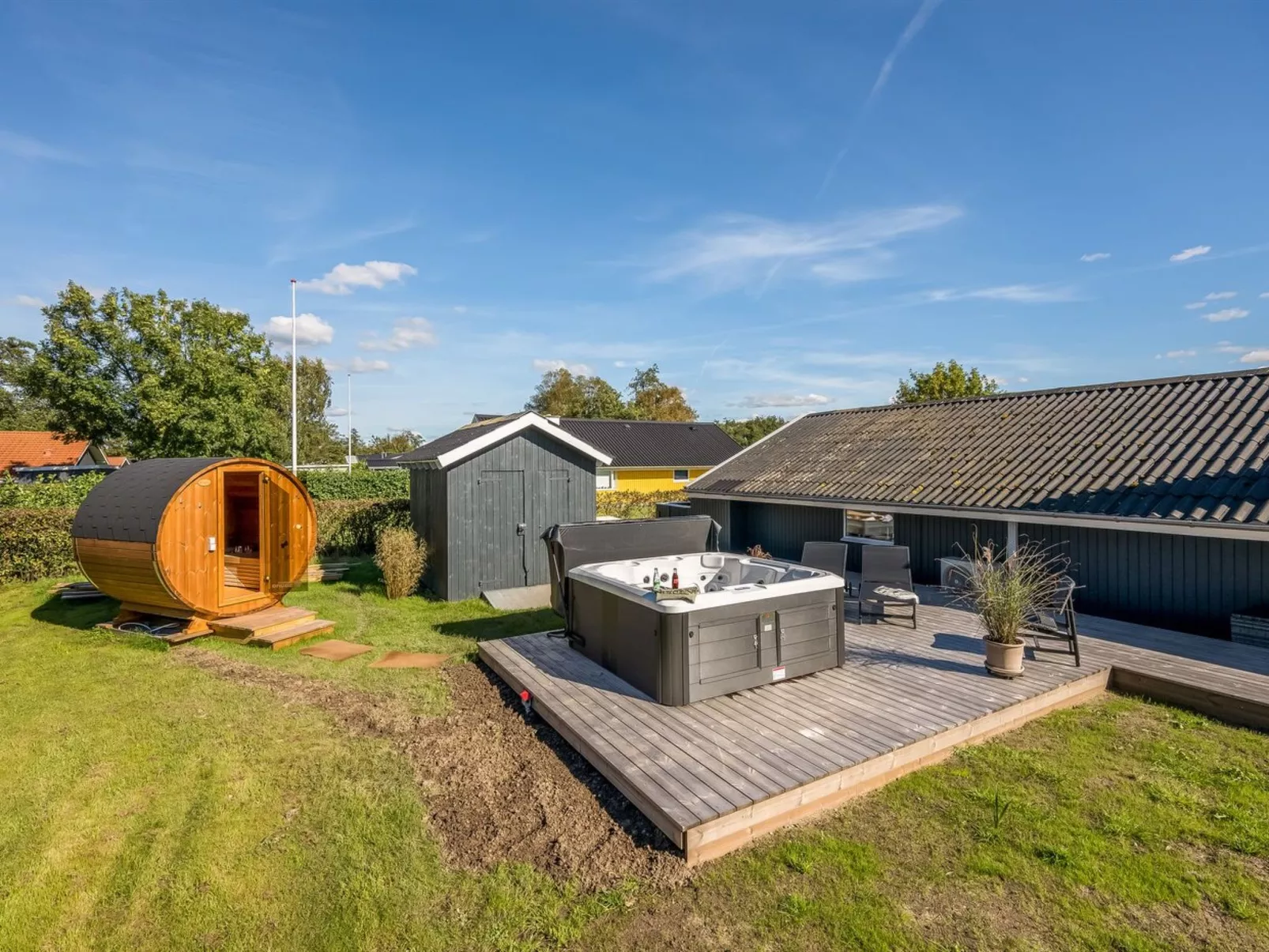 "Thamina" - 200m to the fjord-Buiten