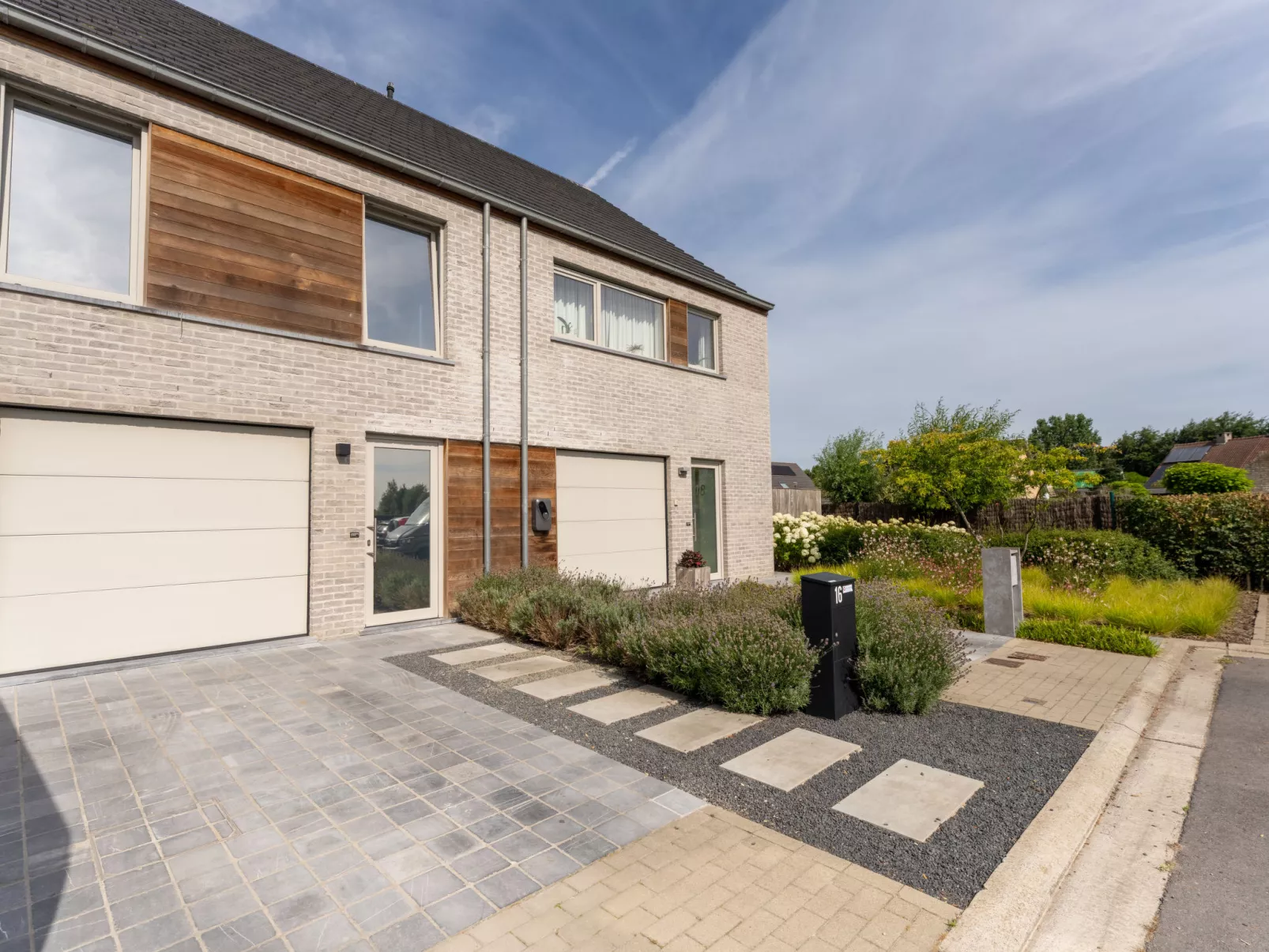 Casa Pepino in quiet cul de sac-Buiten