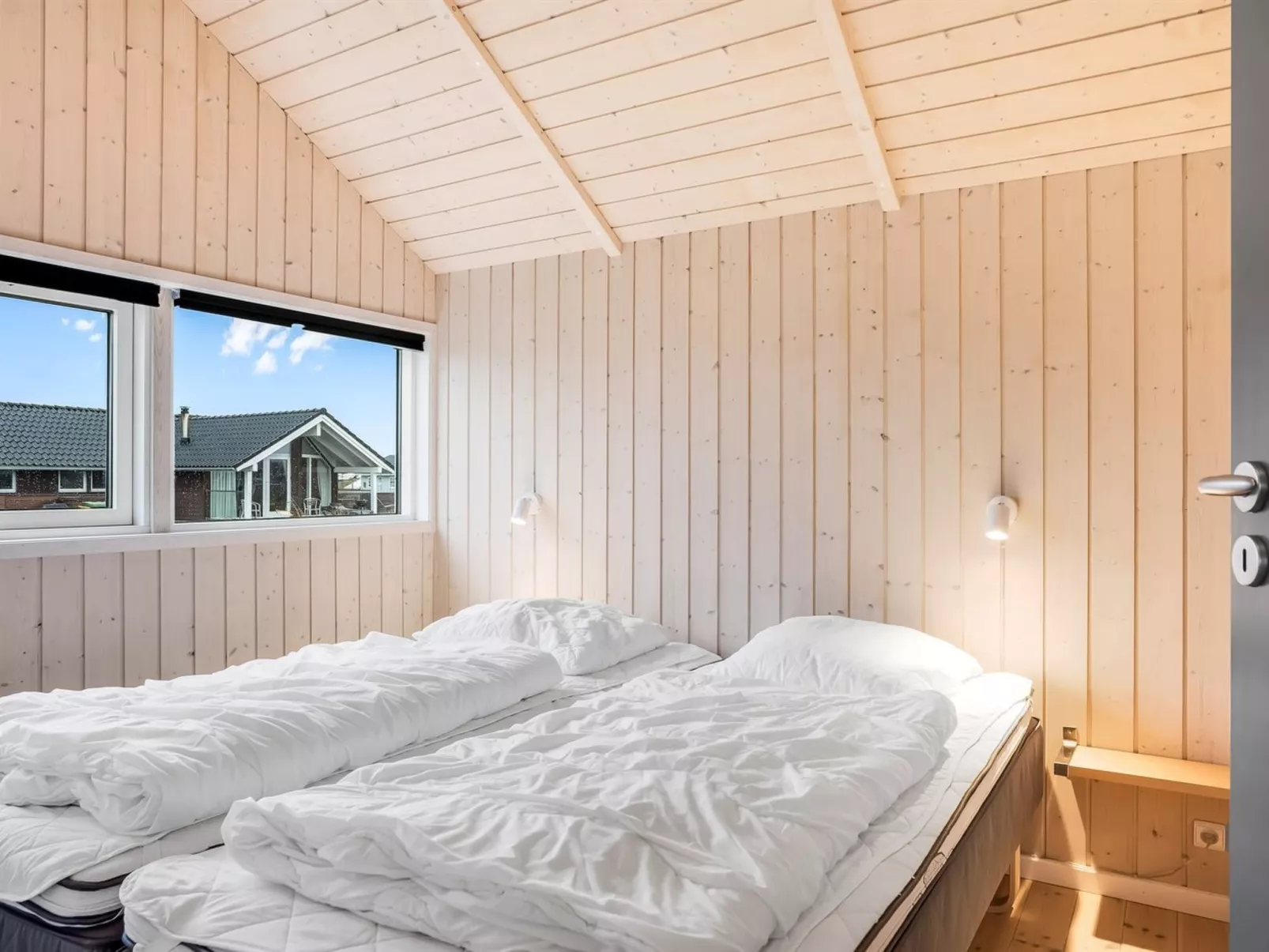 "Bruse" - 200m from the sea-Binnen