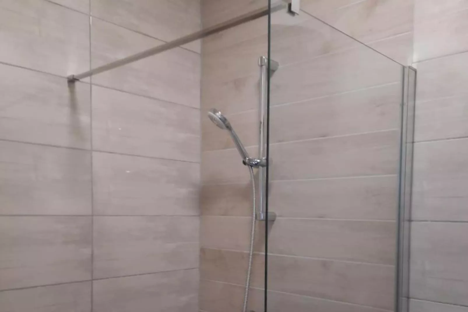 One Bedroom Apartment-Badkamer