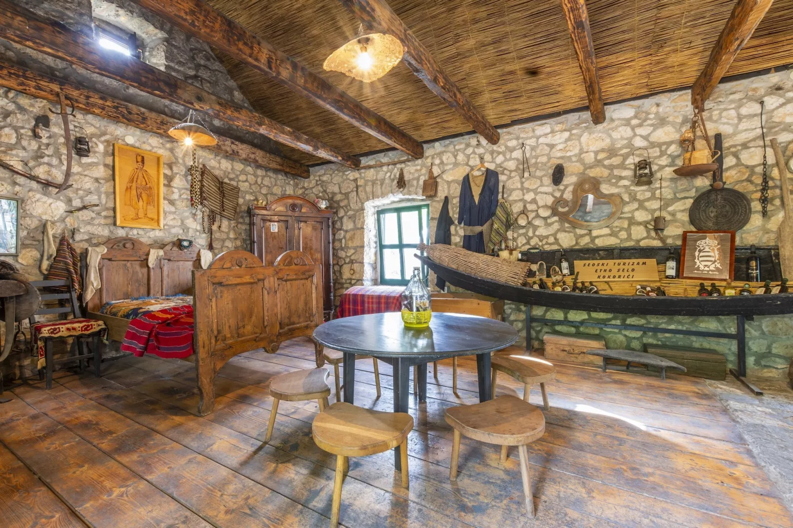 Rustical Resort Kokorići with Shared Outdoor Swimming Pool - One Bedroom Apartment with Terrace-Slaapkamer