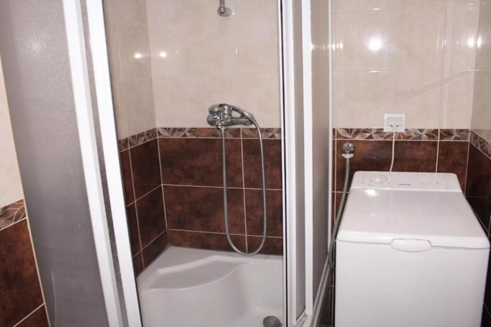 City & Sea Escape – A Perfect Stay in Herceg Novi - Two Bedroom Apartment with Seaview-Badkamer