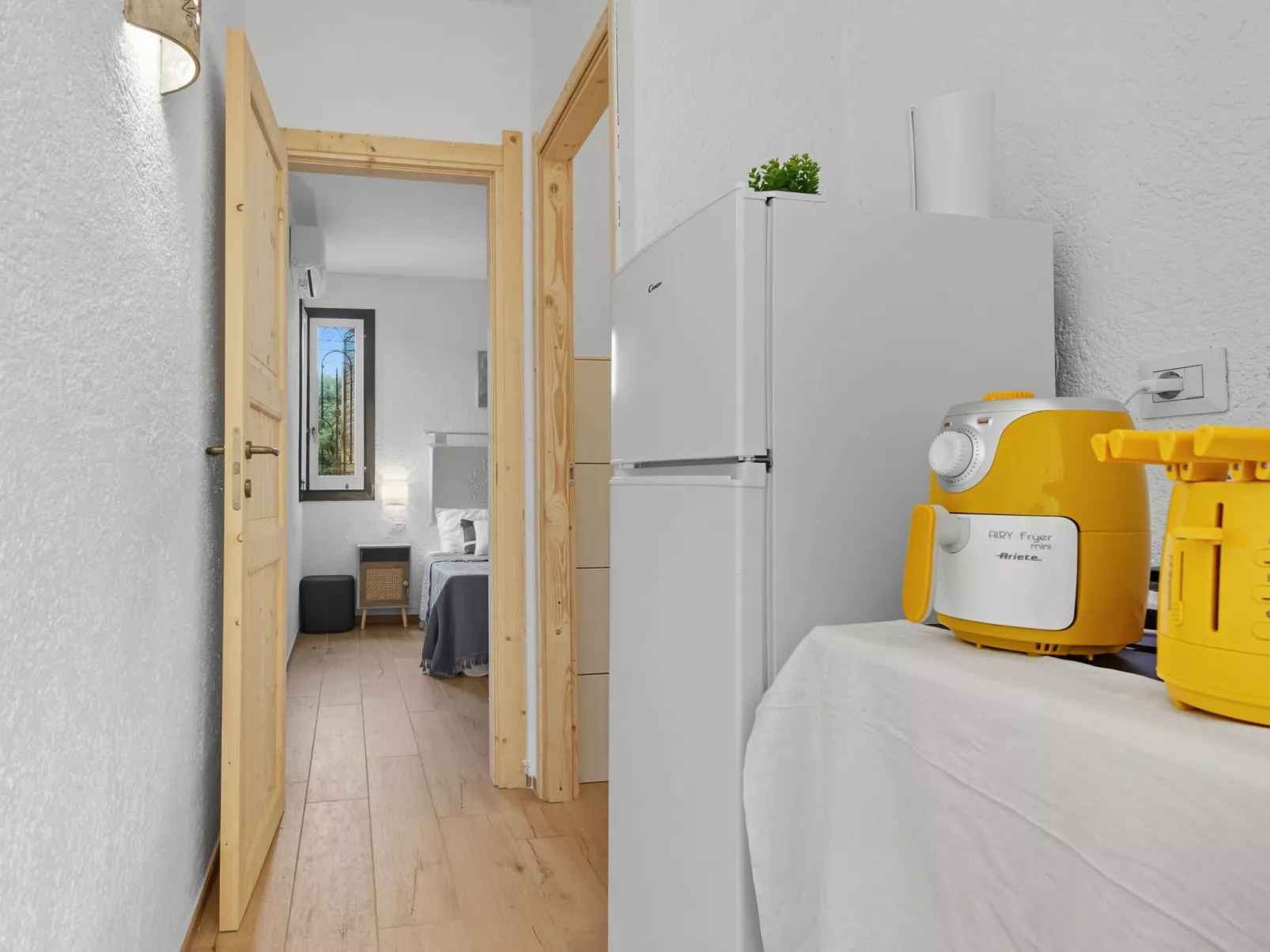 Iris 5, Terza Spiaggia-Binnen