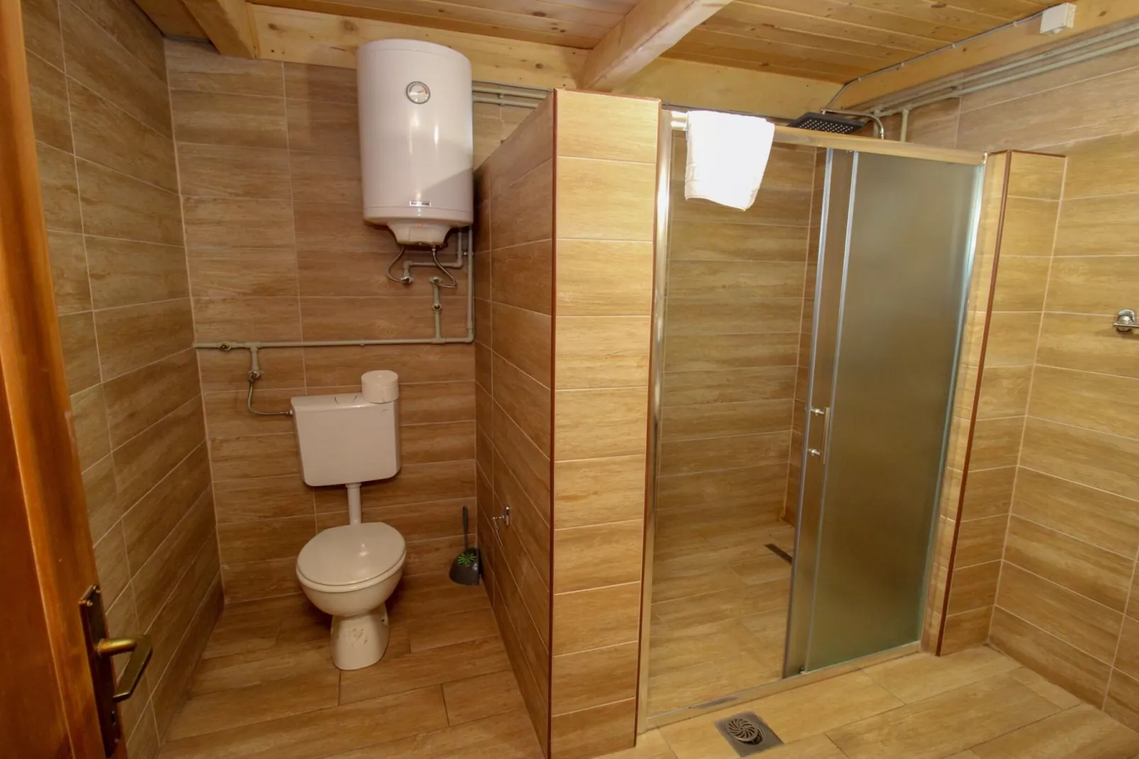 Ethno Village Dolina Mira - Three Bedroom Holiday Home - (Jahorina)-Badkamer