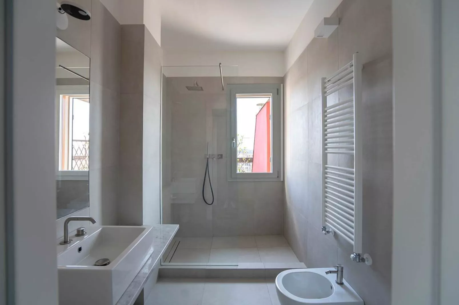 MI AMEDEO D'AOSTA-Badkamer